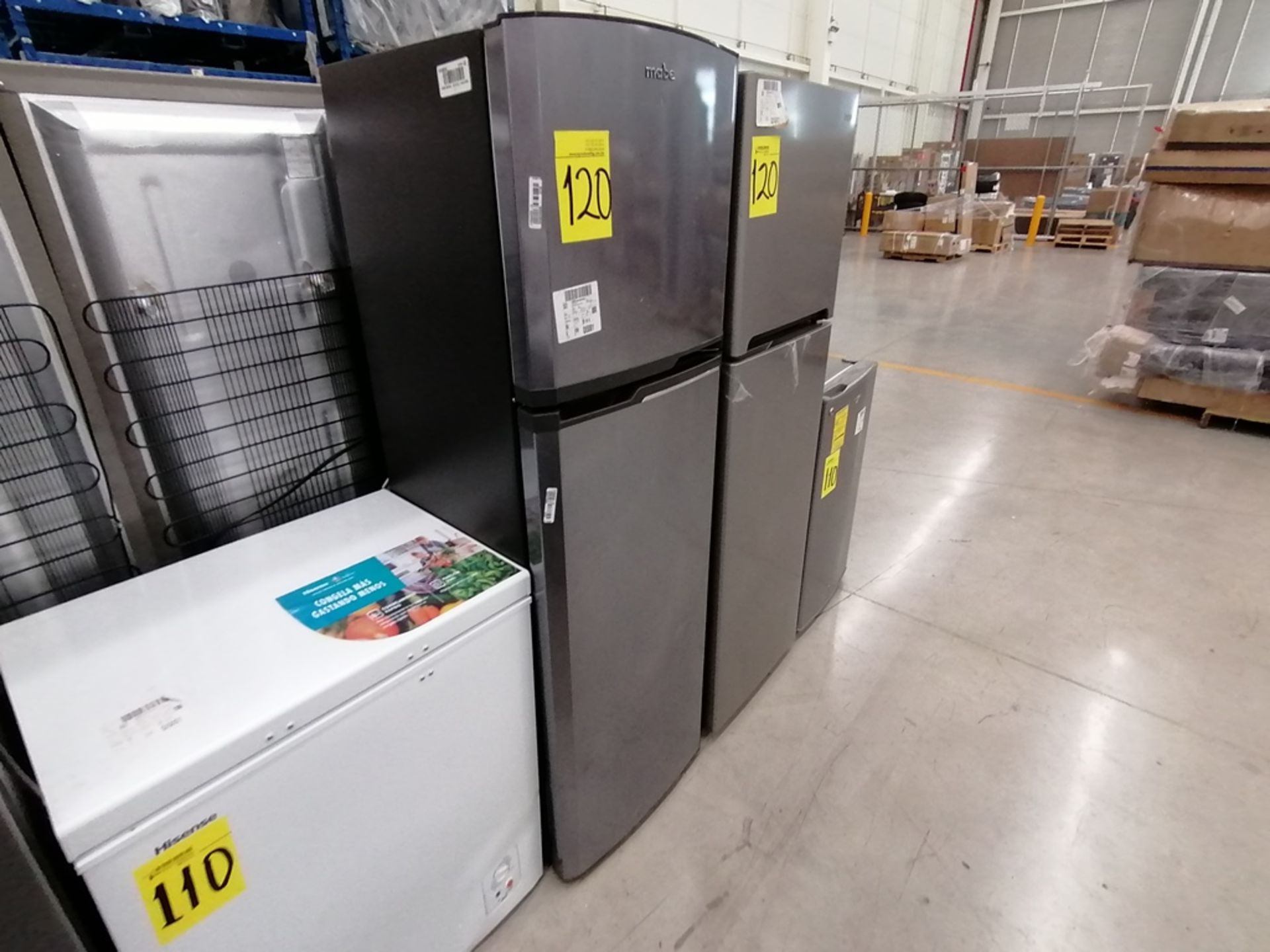 Lote de 2 refrigeradores incluye: 1 Refrigerador, Marca Mabe, Modelo RMA1025VNX, Serie 2110B623189, - Image 10 of 17