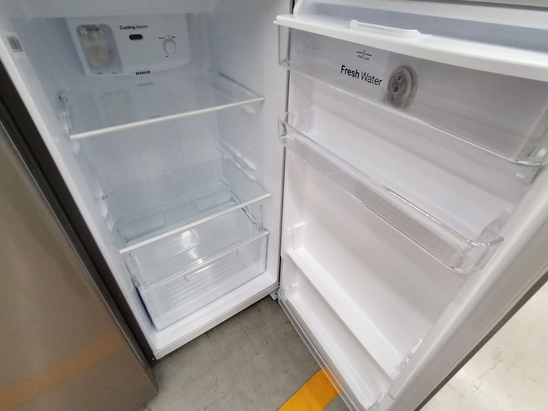 Lote de 2 Refrigeradores incluye: 1 Refrigerador, Marca Winia, Modelo DFR25120GN, Serie MR219N11624 - Image 12 of 15