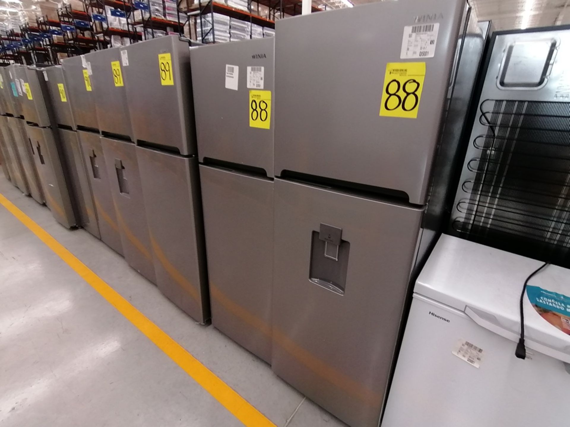 Lote de 2 refrigeradores incluye: 1 Refrigerador, Marca Winia, Modelo DFR25210GN, Serie MR219N11602 - Image 8 of 15