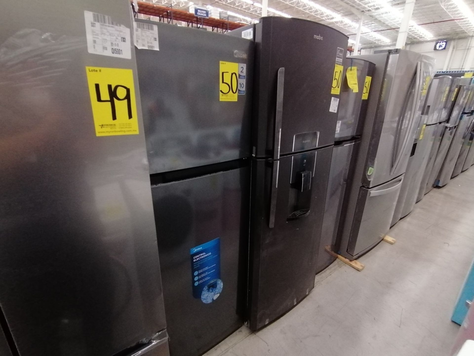Lote de 2 refrigeradores incluye: 1 Refrigerador, Marca Midea, Modelo MRTN09G2NCS, Serie 341B261870 - Image 9 of 15