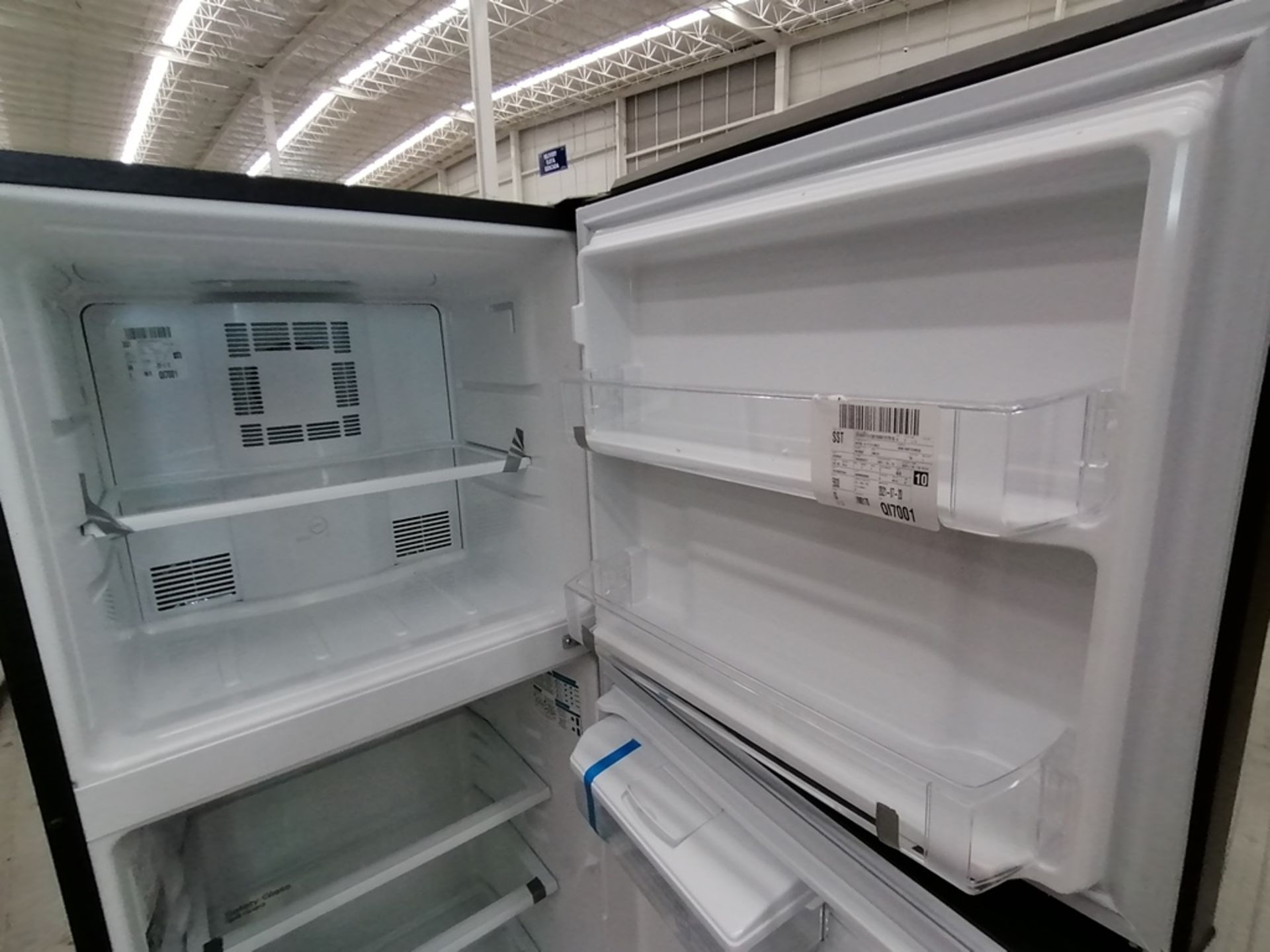 Lote de 2 Refrigeradores incluye: 1 Refrigerador, Marca Winia, Modelo DFR32210GNV, Serie MR217N104 - Image 6 of 15