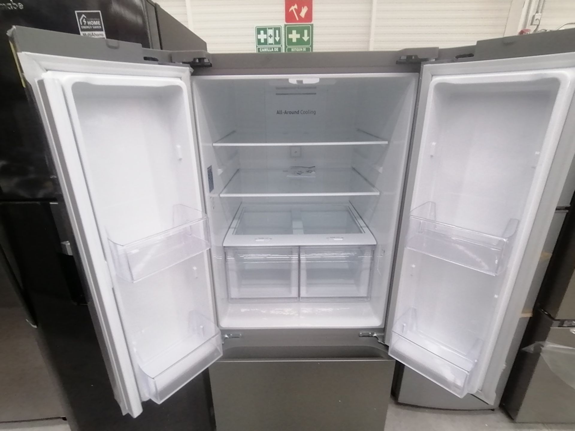 Lote de 2 refrigeradores incluye: 1 Refrigerador, Marca Samsung, Modelo RT22A401059, Serie 8BA84BBR - Image 7 of 15