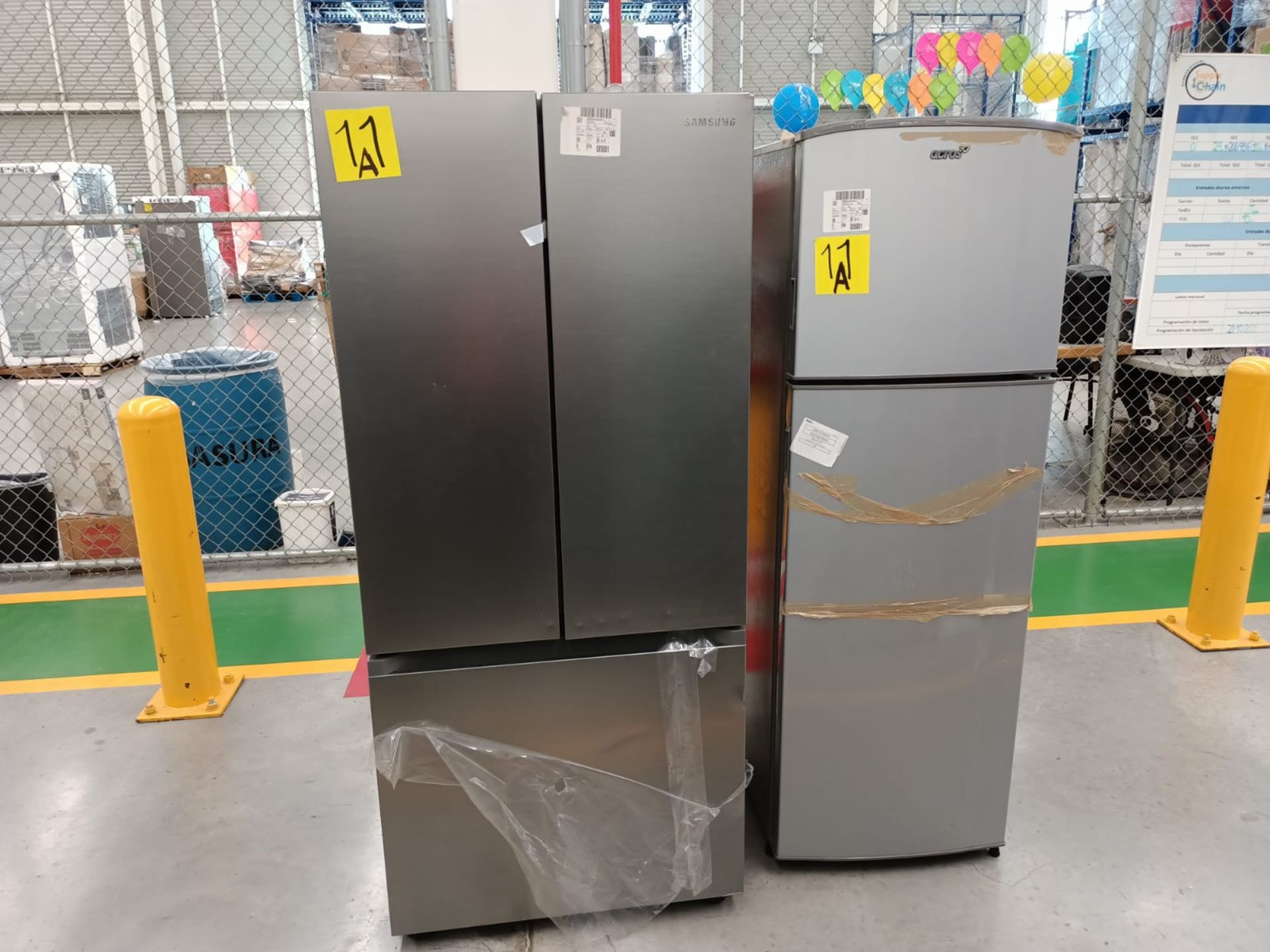 Lote de 2 refrigeradores incluye: 1 refrigerador marca Samsung, modelo RF22A4010S9/EM - Image 2 of 51