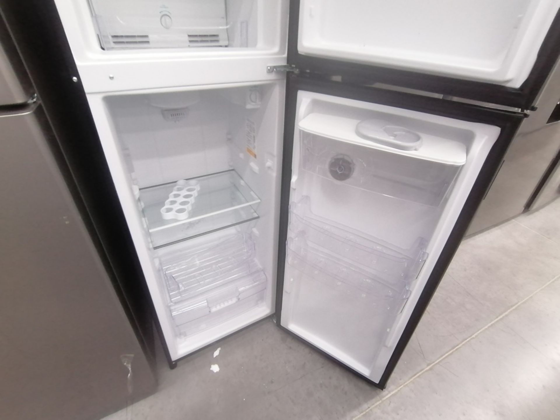 Lote de 2 refrigeradores incluye: 1 Refrigerador con dispensador de agua, Marca Whirlpool, Modelo W - Image 9 of 15