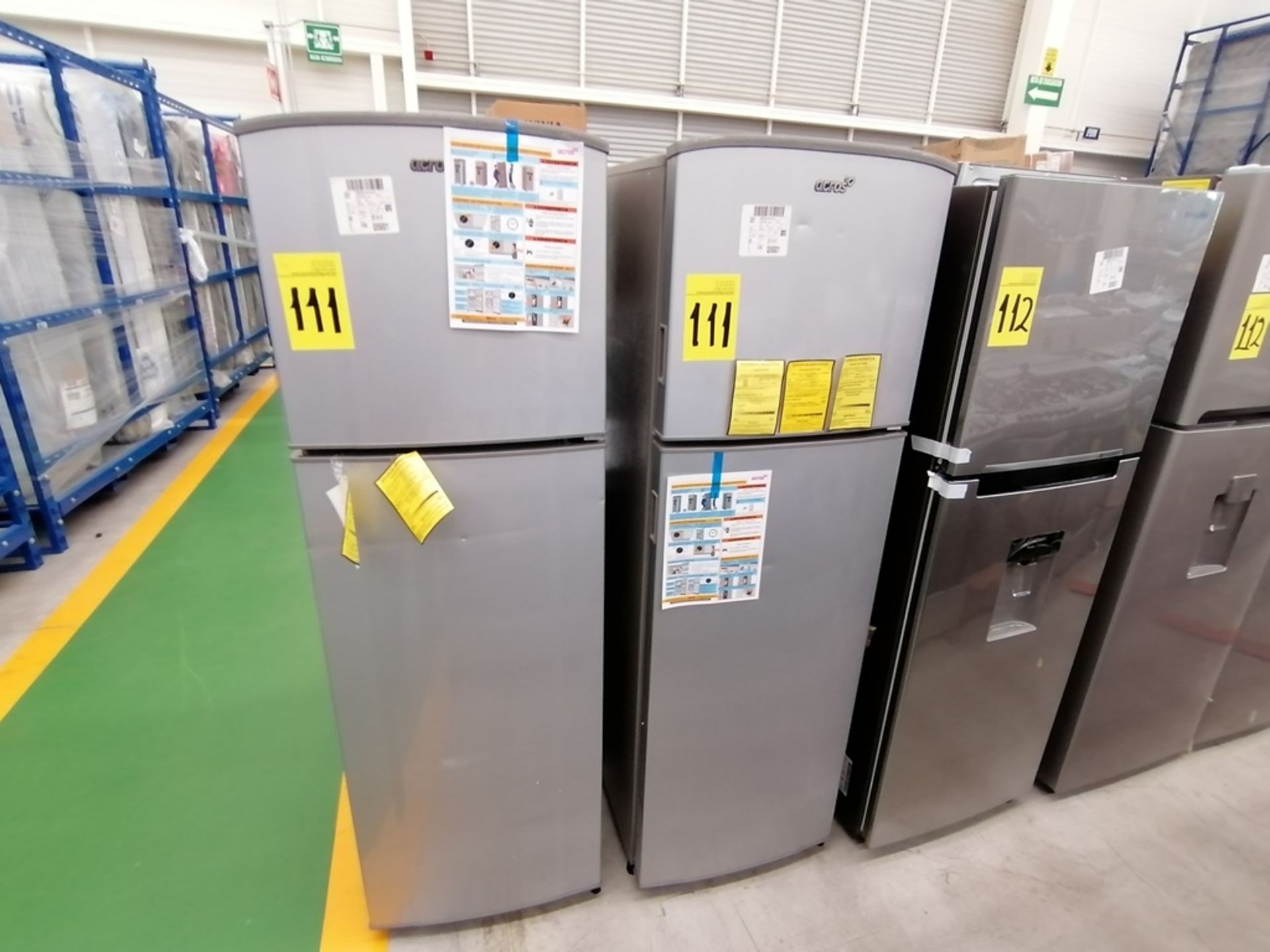 Lote de 2 refrigeradores incluye: 1 Refrigerador, Marca Acros, Modelo AT9007G, Serie VRA4332547, Co - Image 3 of 14