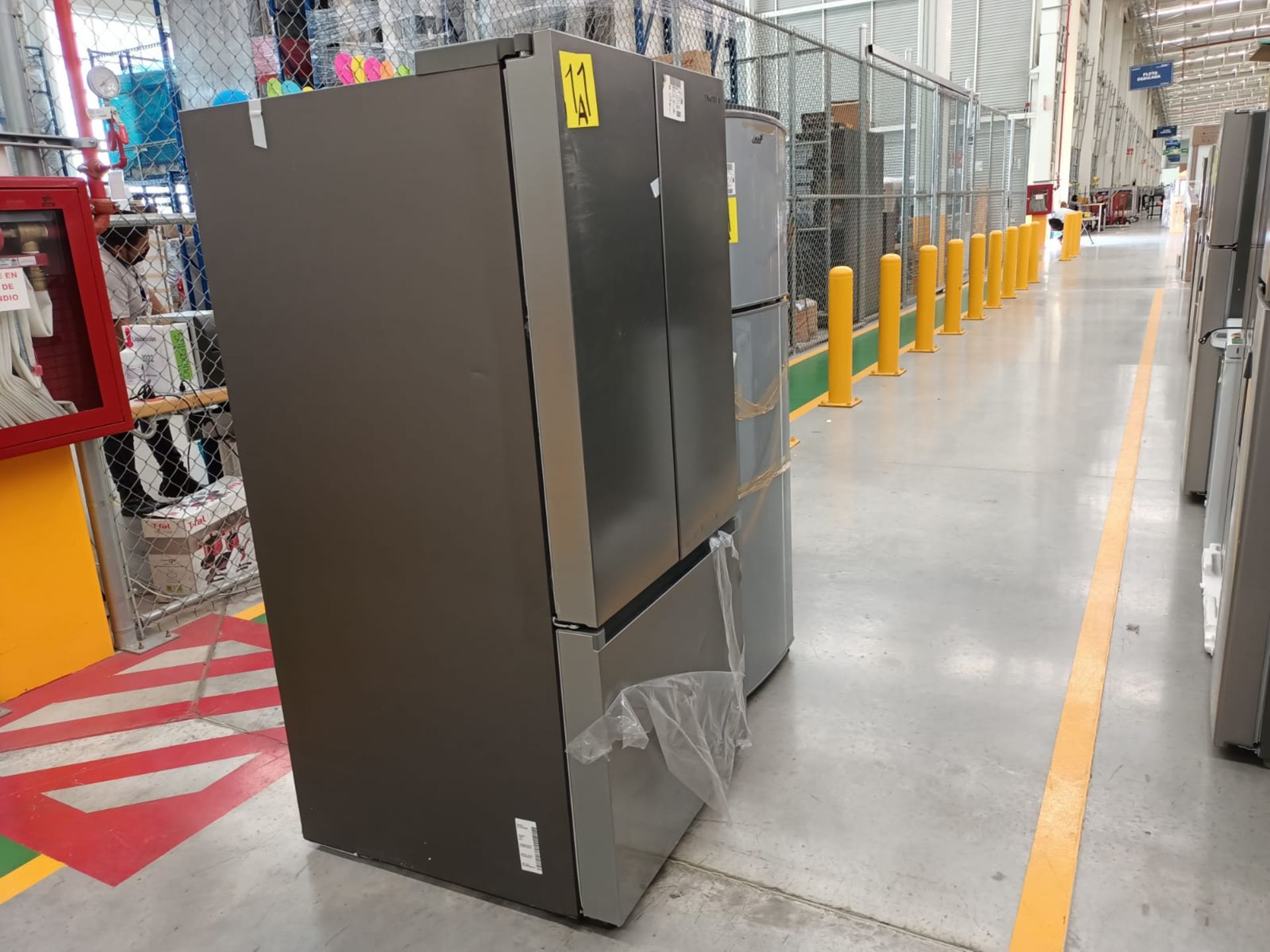 Lote de 2 refrigeradores incluye: 1 refrigerador marca Samsung, modelo RF22A4010S9/EM - Image 9 of 51