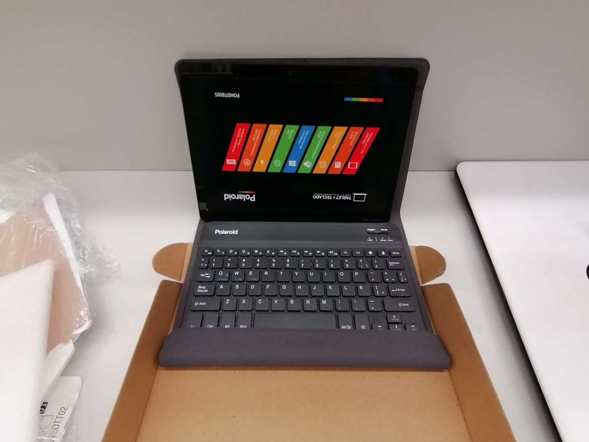 1 Lote de Mini-Lap + Tablet incluye: 1 Tablet Polaroid, Modelo POMDTB005, Serie 00536912, 2GB RAM + - Image 3 of 13