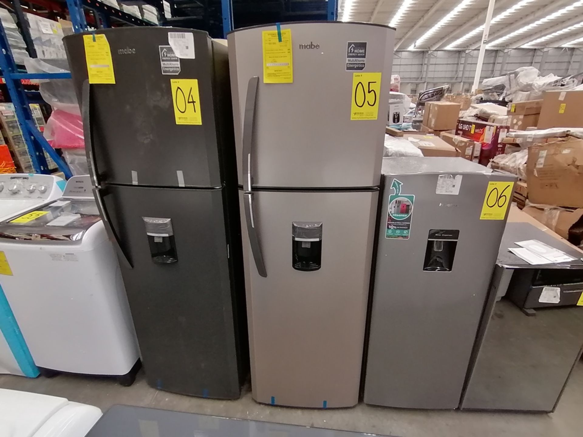 1 Refrigerador con dispensador de agua, Marca Mabe, Modelo RMA300FJMR, Serie 2111B711071, Color Gri - Image 4 of 7