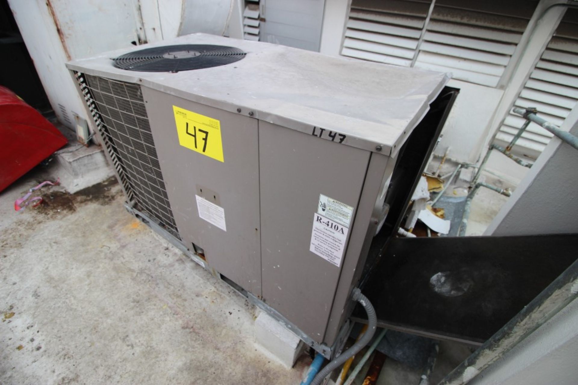 Unidad condensadora para aire acondicionado de un ventilador marca SA, modelo:NM060C00A1AAA2A, núme - Bild 2 aus 27