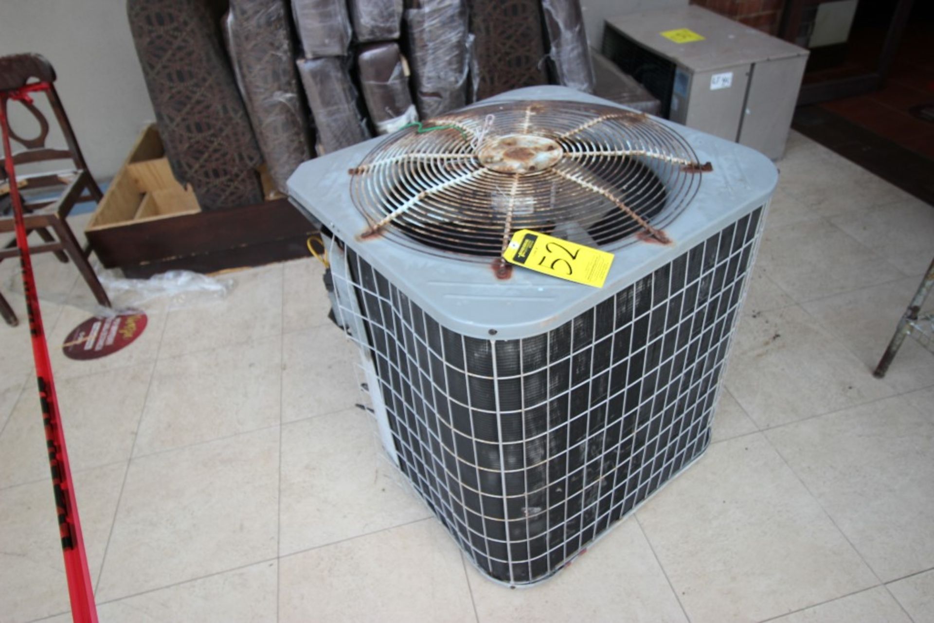 3 Unidades Condensadoras para aire acondicionado de un ventilador marca York, modelo:YCJD36S41S1A, - Image 2 of 19