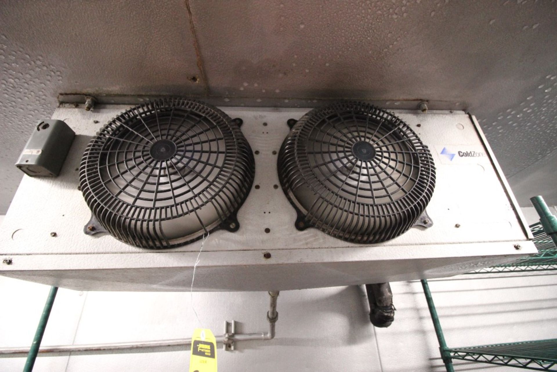 Difusor de doble ventilador maca Coldzone con las siguientes características modelo:AA28-122b, núme - Image 11 of 28