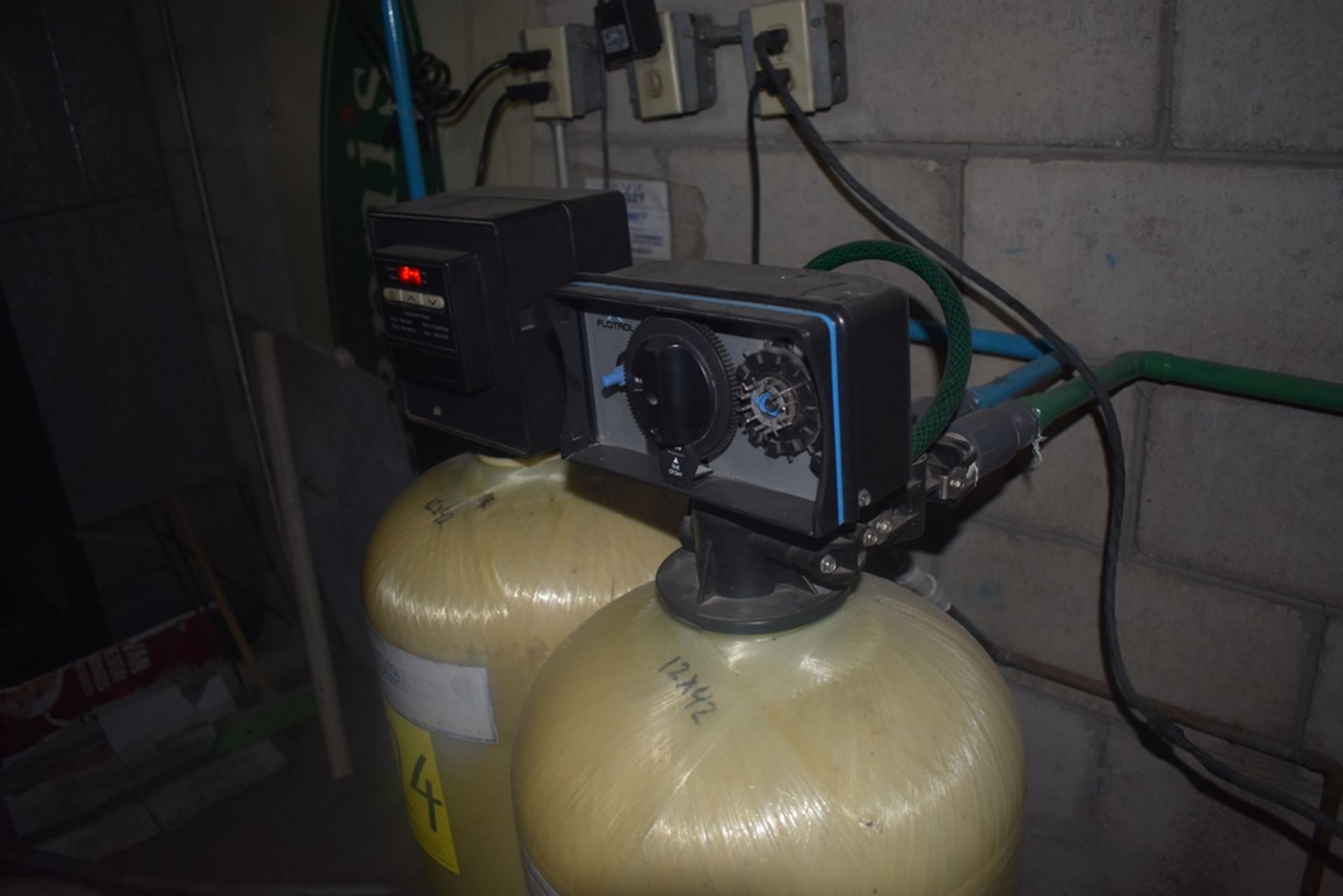 Sistema de filtración de agua marca Lalvaky, que incluye un sistema hidroneumático marca Pedrollo, - Image 22 of 40