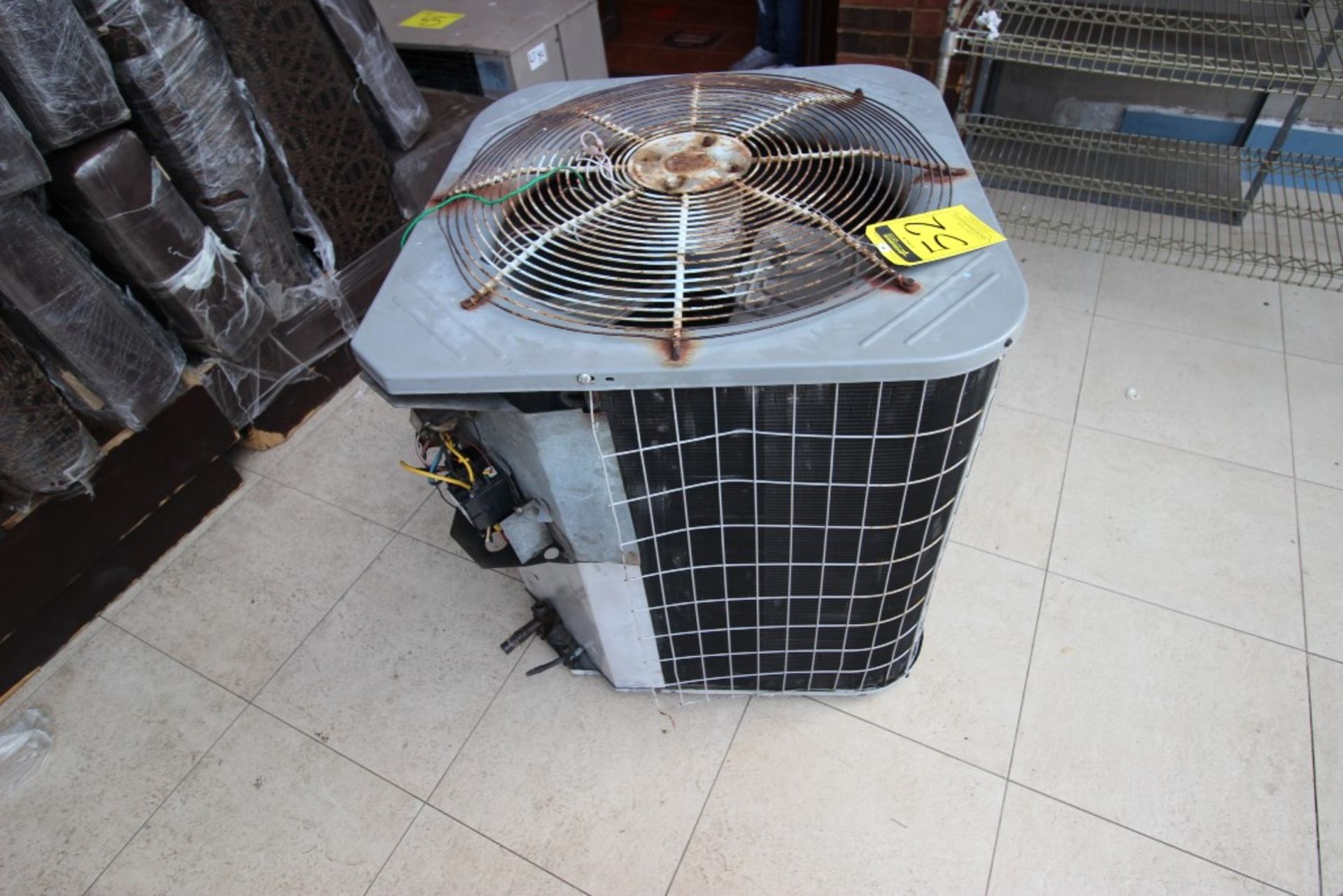 3 Unidades Condensadoras para aire acondicionado de un ventilador marca York, modelo:YCJD36S41S1A, - Image 8 of 19
