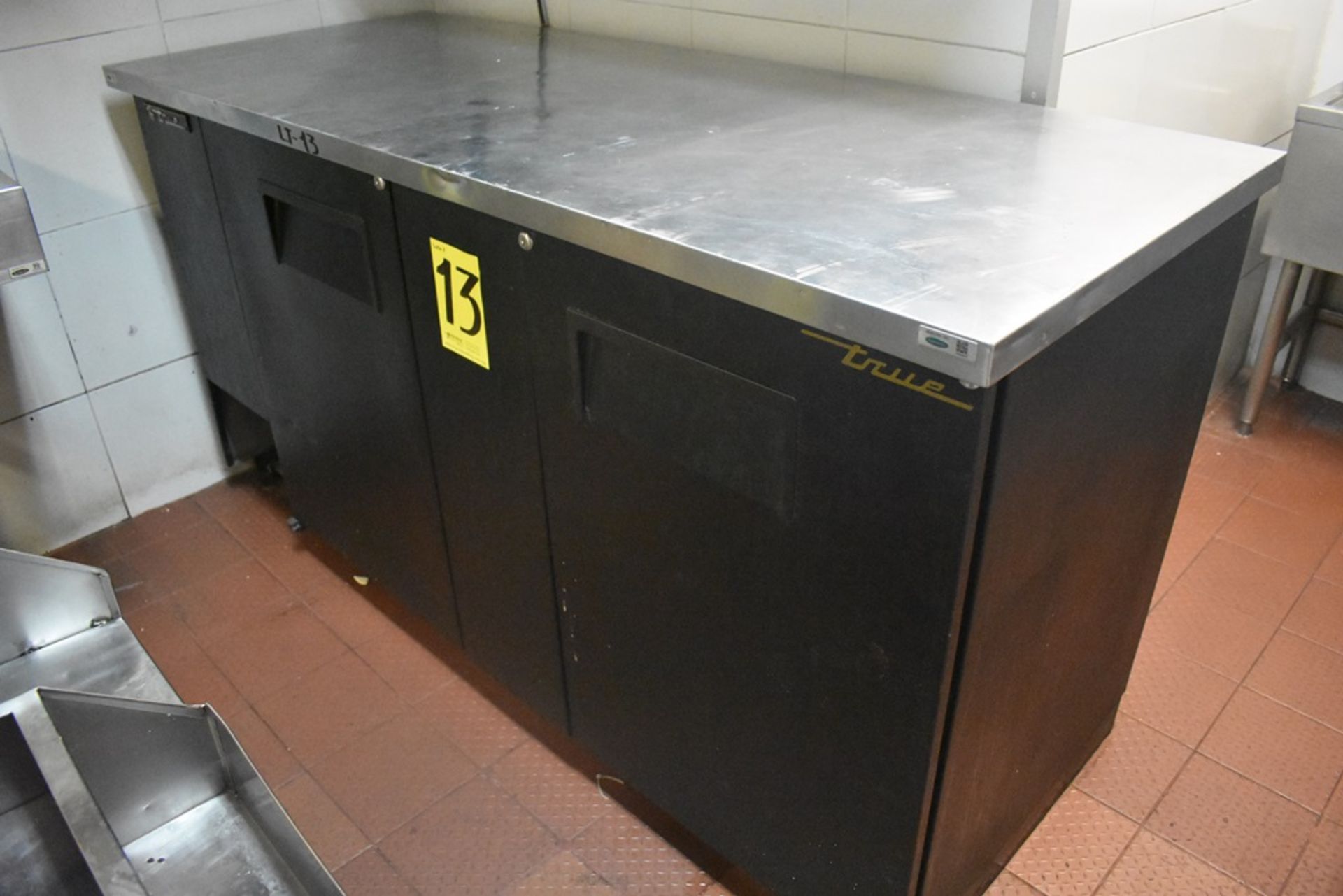 Mesa de trabajo refrigerada con cubierta en acero inoxidable marca True, modelo TBB-3, número de se - Bild 2 aus 20