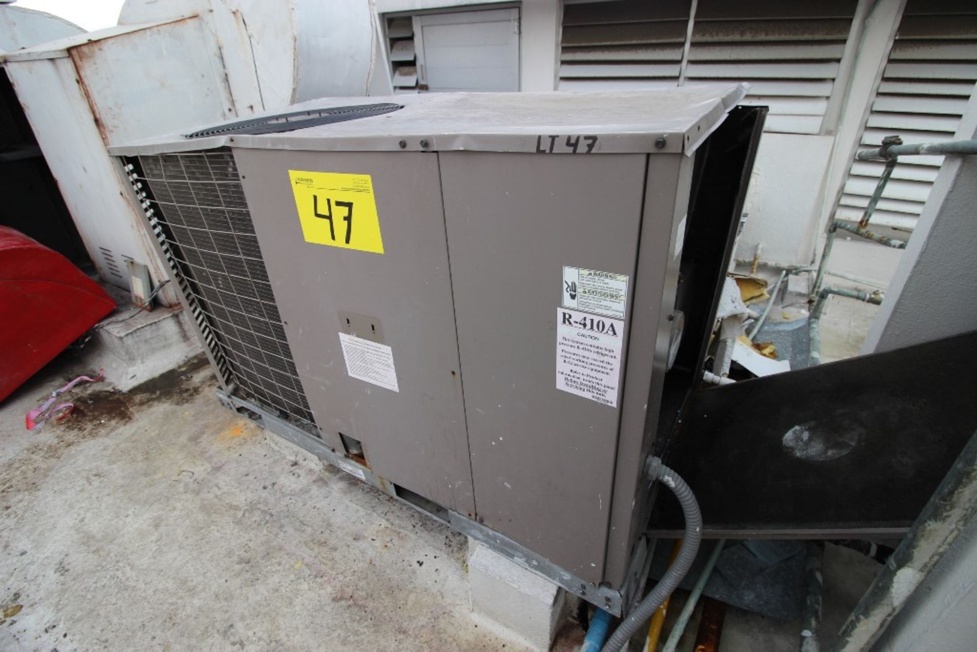 Unidad condensadora para aire acondicionado de un ventilador marca SA, modelo:NM060C00A1AAA2A, núme - Bild 6 aus 27