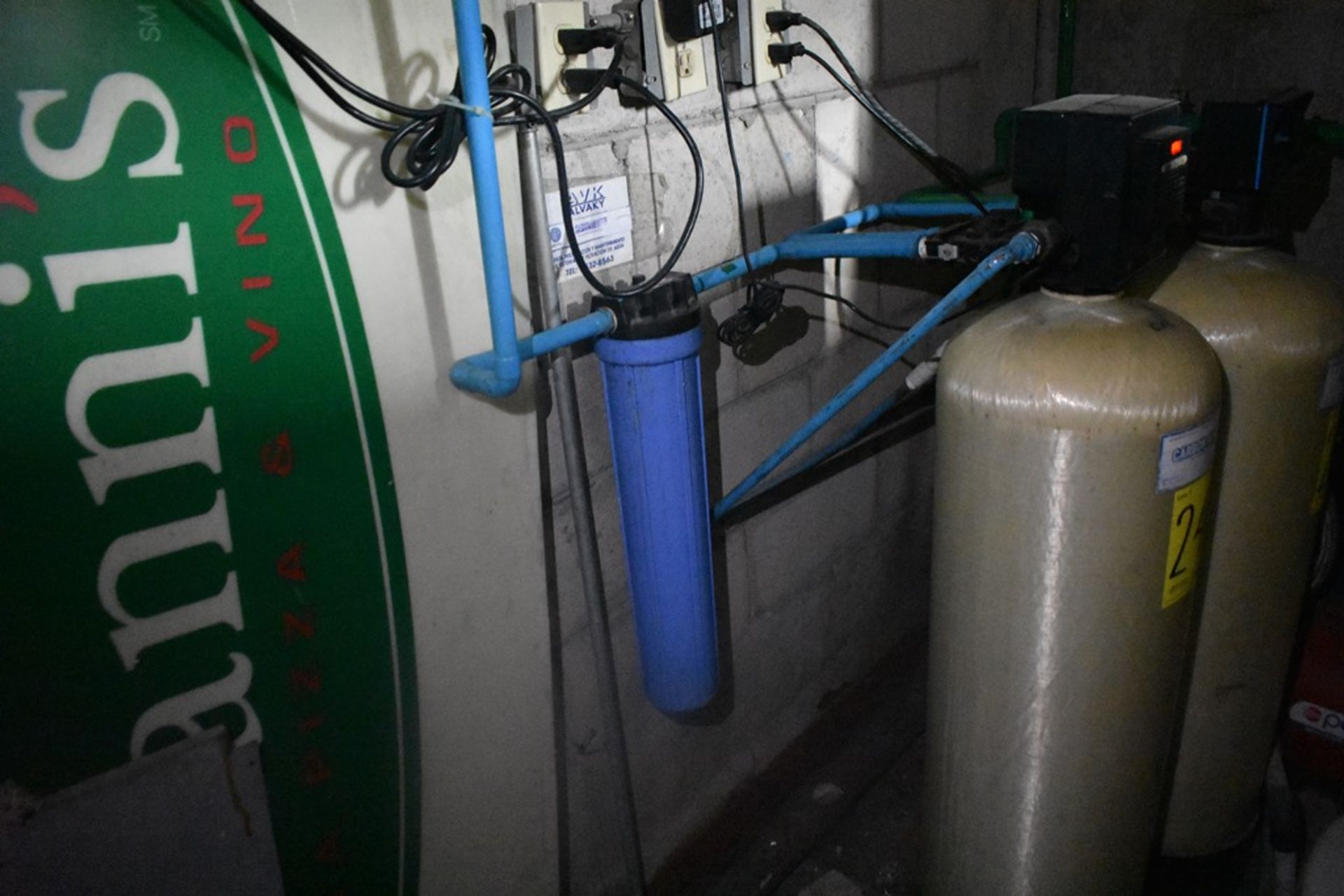 Sistema de filtración de agua marca Lalvaky, que incluye un sistema hidroneumático marca Pedrollo, - Image 2 of 40
