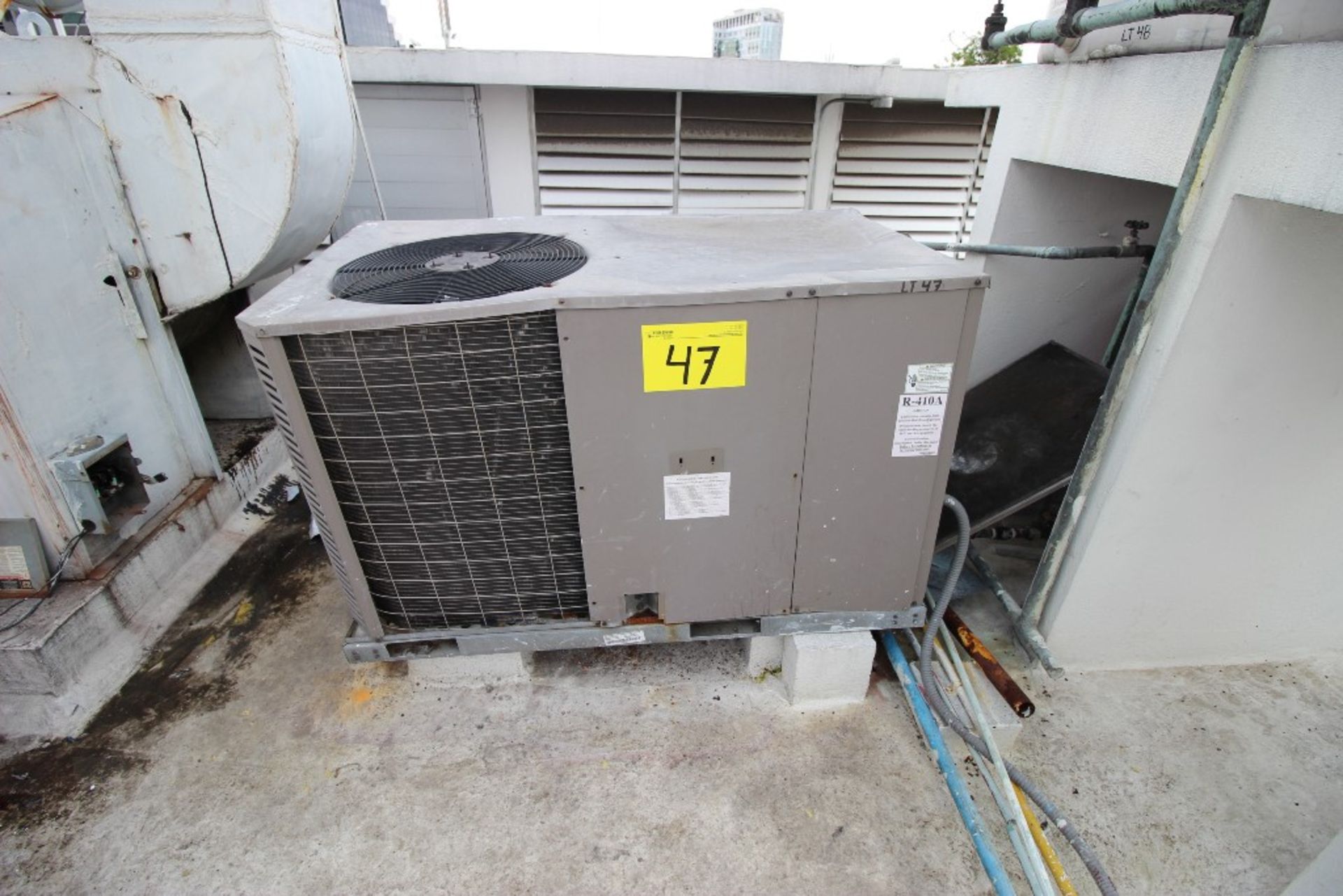 Unidad condensadora para aire acondicionado de un ventilador marca SA, modelo:NM060C00A1AAA2A, núme - Bild 9 aus 27