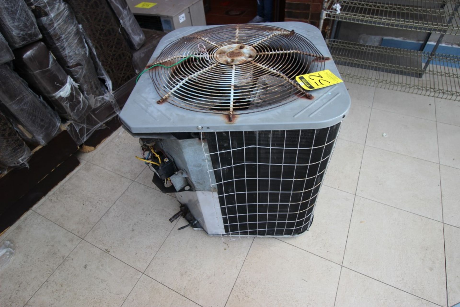 3 Unidades Condensadoras para aire acondicionado de un ventilador marca York, modelo:YCJD36S41S1A, - Image 9 of 19