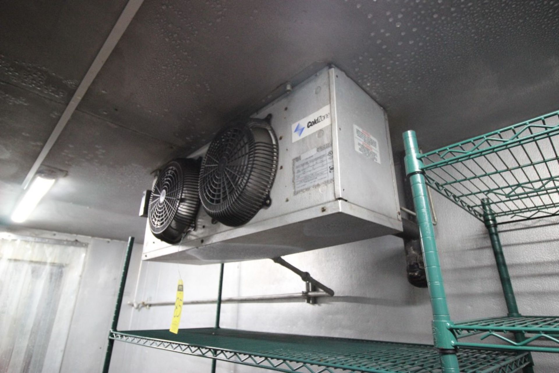 Difusor de doble ventilador maca Coldzone con las siguientes características modelo:AA28-122b, núme - Image 2 of 28