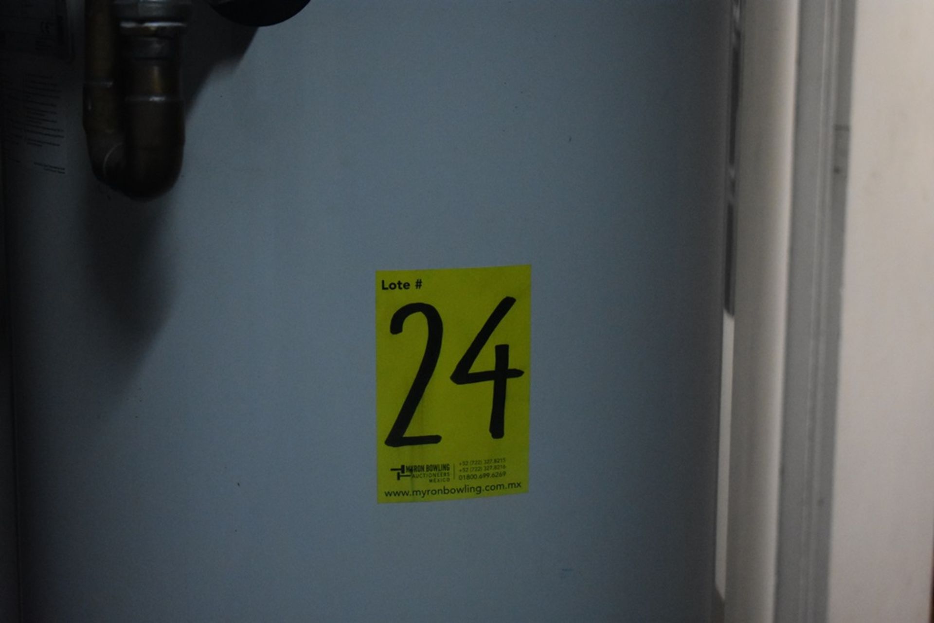 Sistema de filtración de agua marca Lalvaky, que incluye un sistema hidroneumático marca Pedrollo, - Image 34 of 40