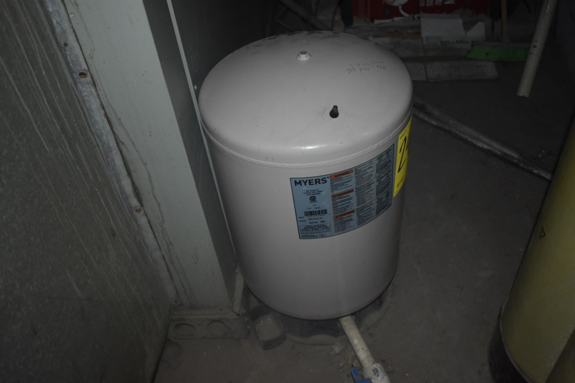 Sistema de filtración de agua marca Lalvaky, que incluye un sistema hidroneumático marca Pedrollo, - Image 20 of 40