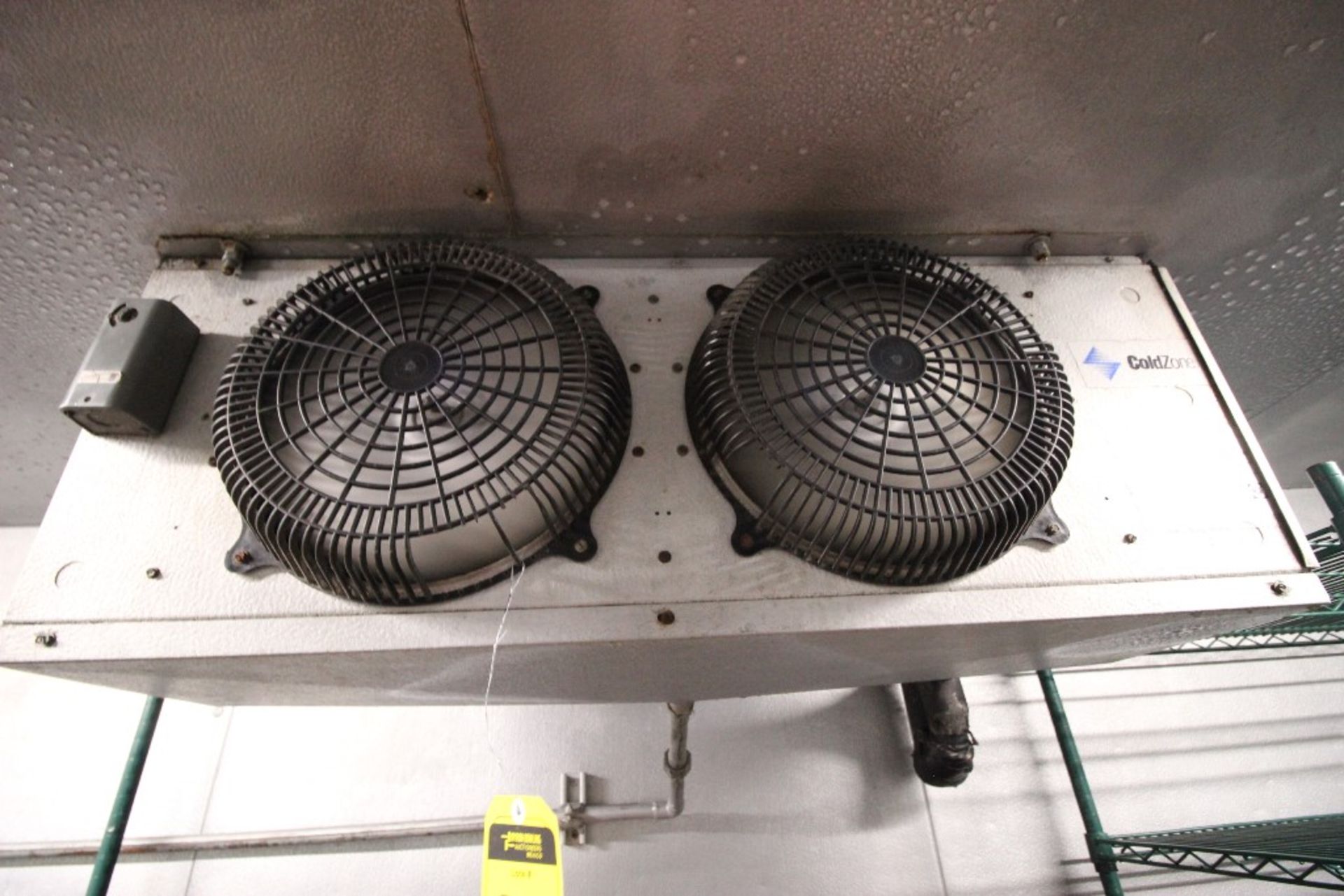 Difusor de doble ventilador maca Coldzone con las siguientes características modelo:AA28-122b, núme - Image 10 of 28
