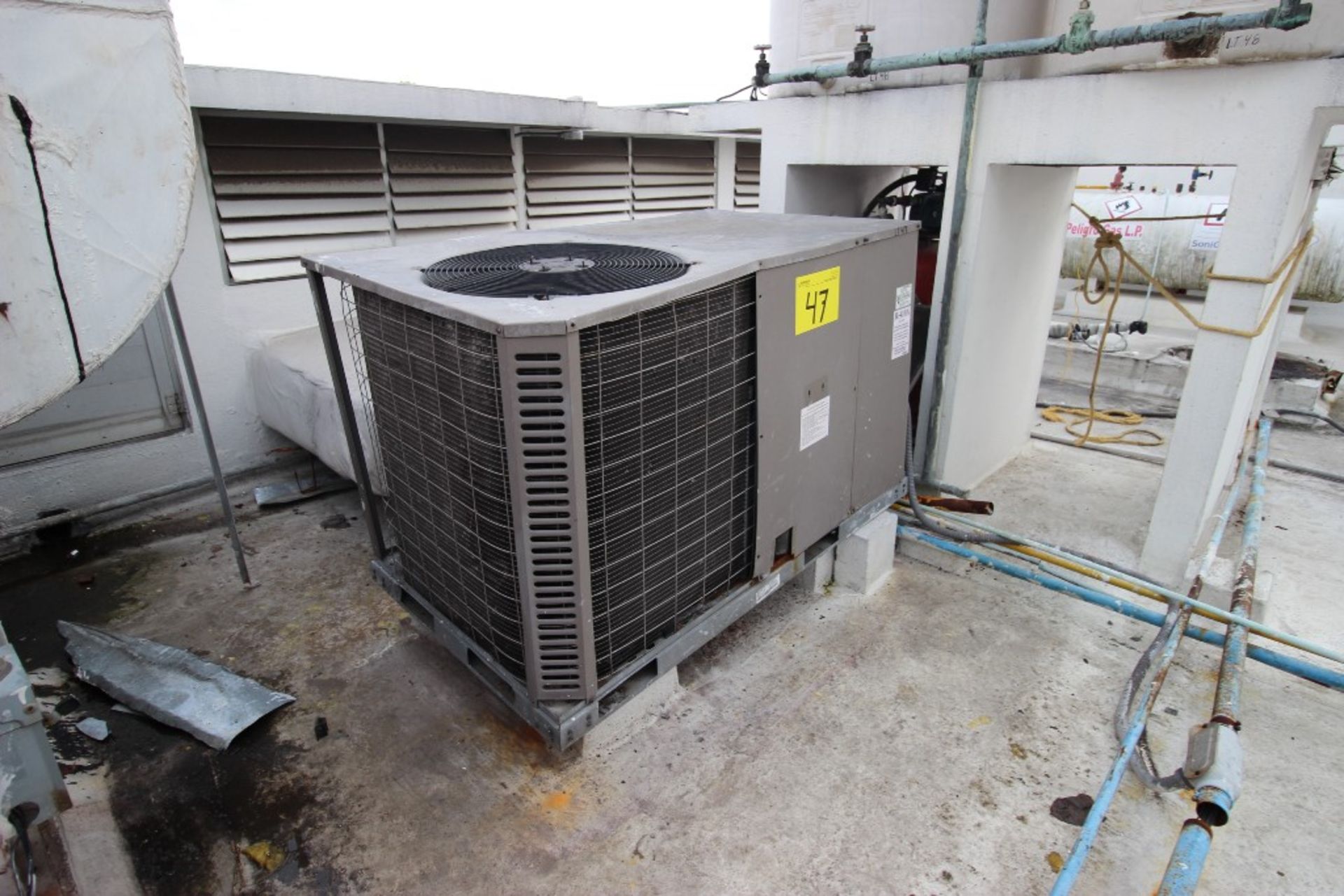 Unidad condensadora para aire acondicionado de un ventilador marca SA, modelo:NM060C00A1AAA2A, núme - Bild 21 aus 27