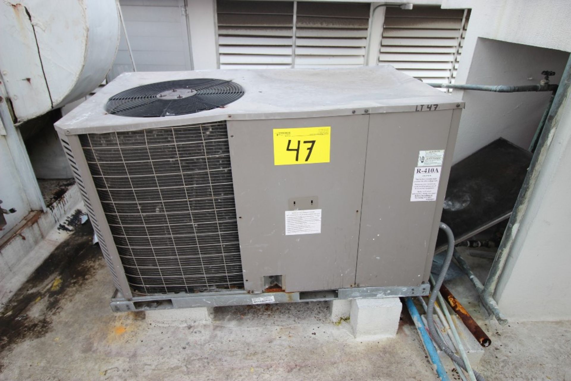 Unidad condensadora para aire acondicionado de un ventilador marca SA, modelo:NM060C00A1AAA2A, núme - Bild 10 aus 27