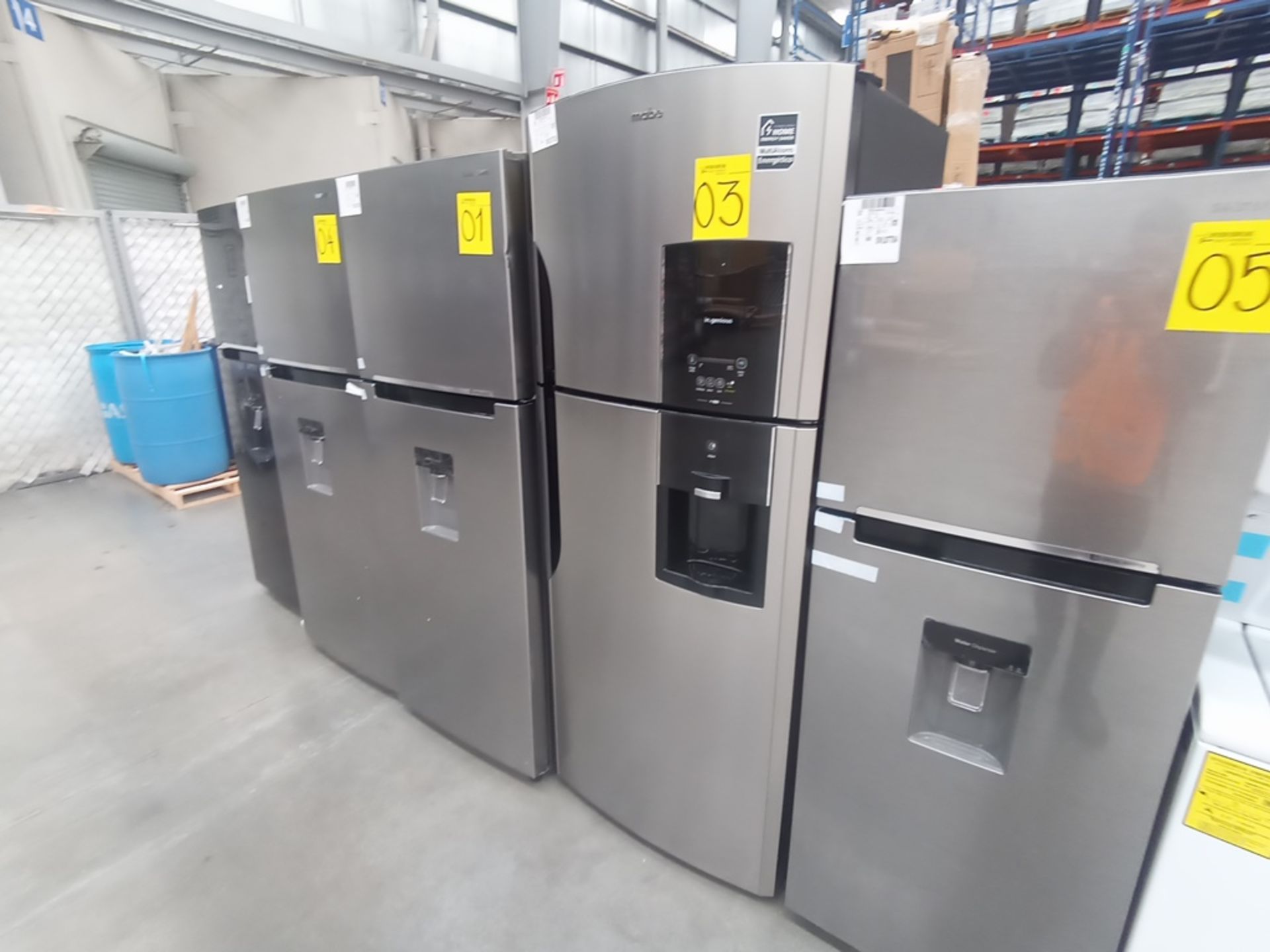 1 Refrigerador Marca Mabe, Modelo RMS6510IBMRXA, Serie 2201B408657, Color Gris, Golpeado, Favor de - Image 2 of 10