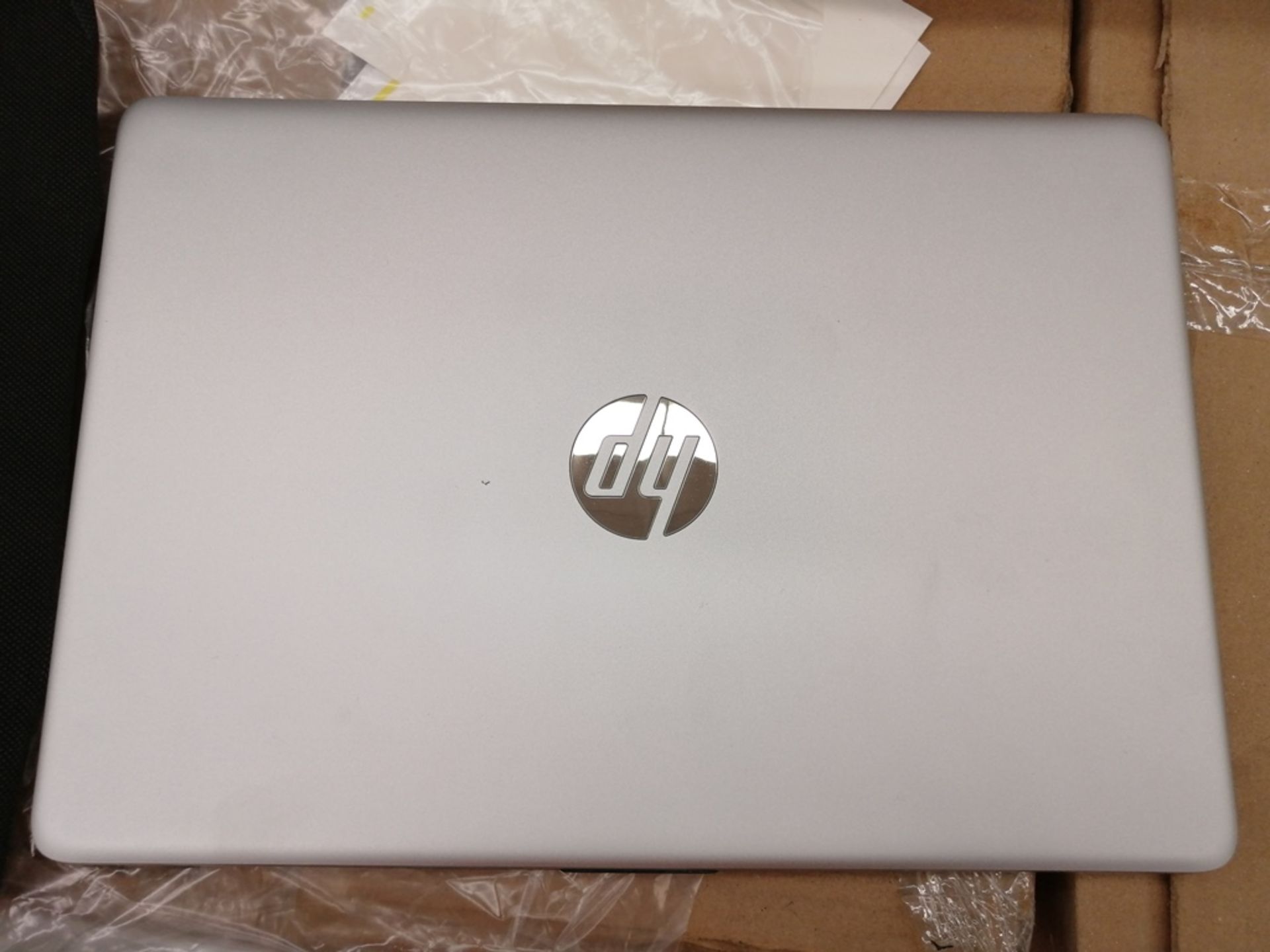 Lote de artículos contiene: 1 Computadora tipo Laptop marca HP, modelo 14CF2033, serie 5CG1206WQM, - Image 9 of 26