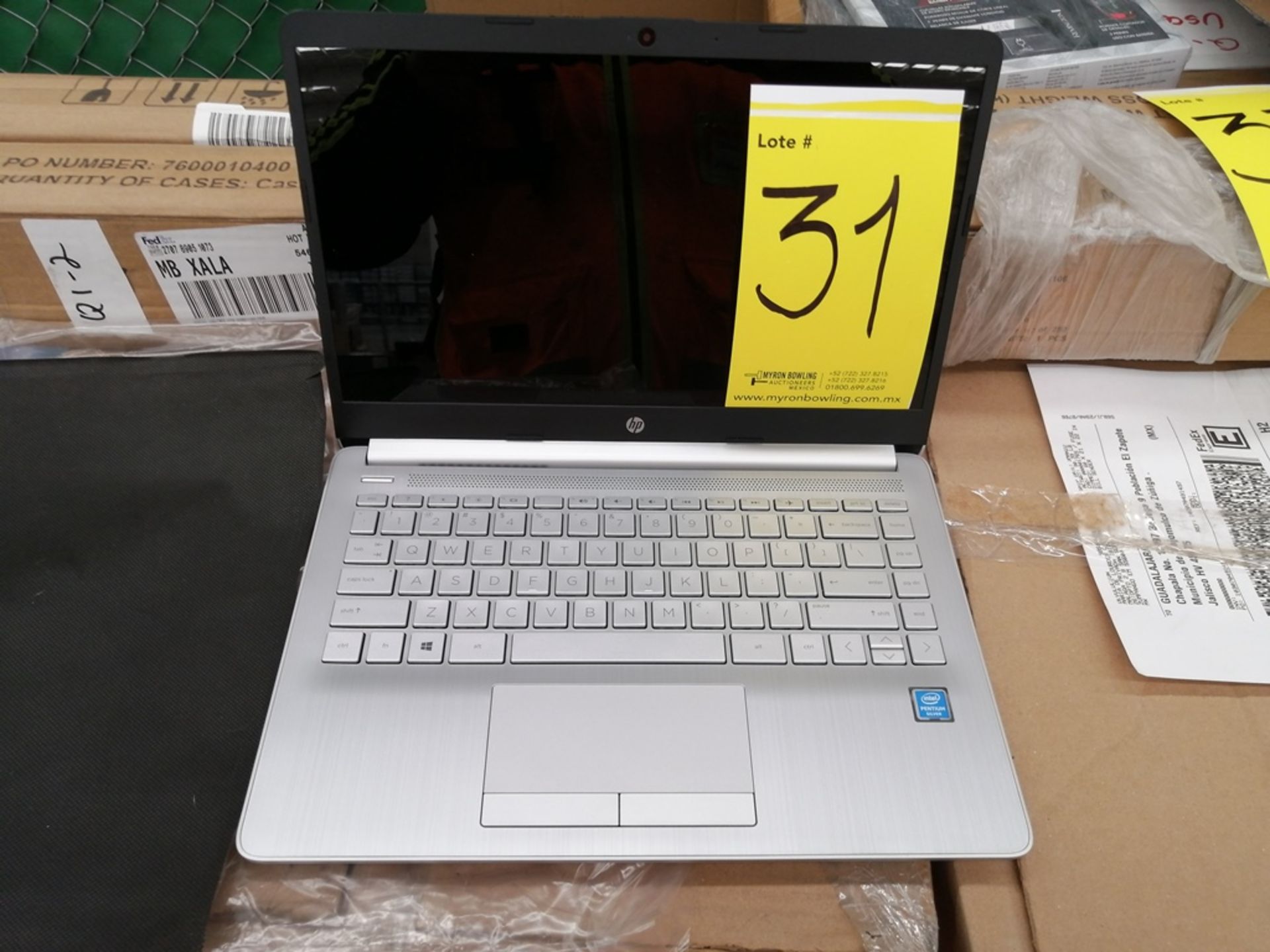 Lote de artículos contiene: 1 Computadora tipo Laptop marca HP, modelo 14CF2033, serie 5CG1206WQM, - Image 4 of 26