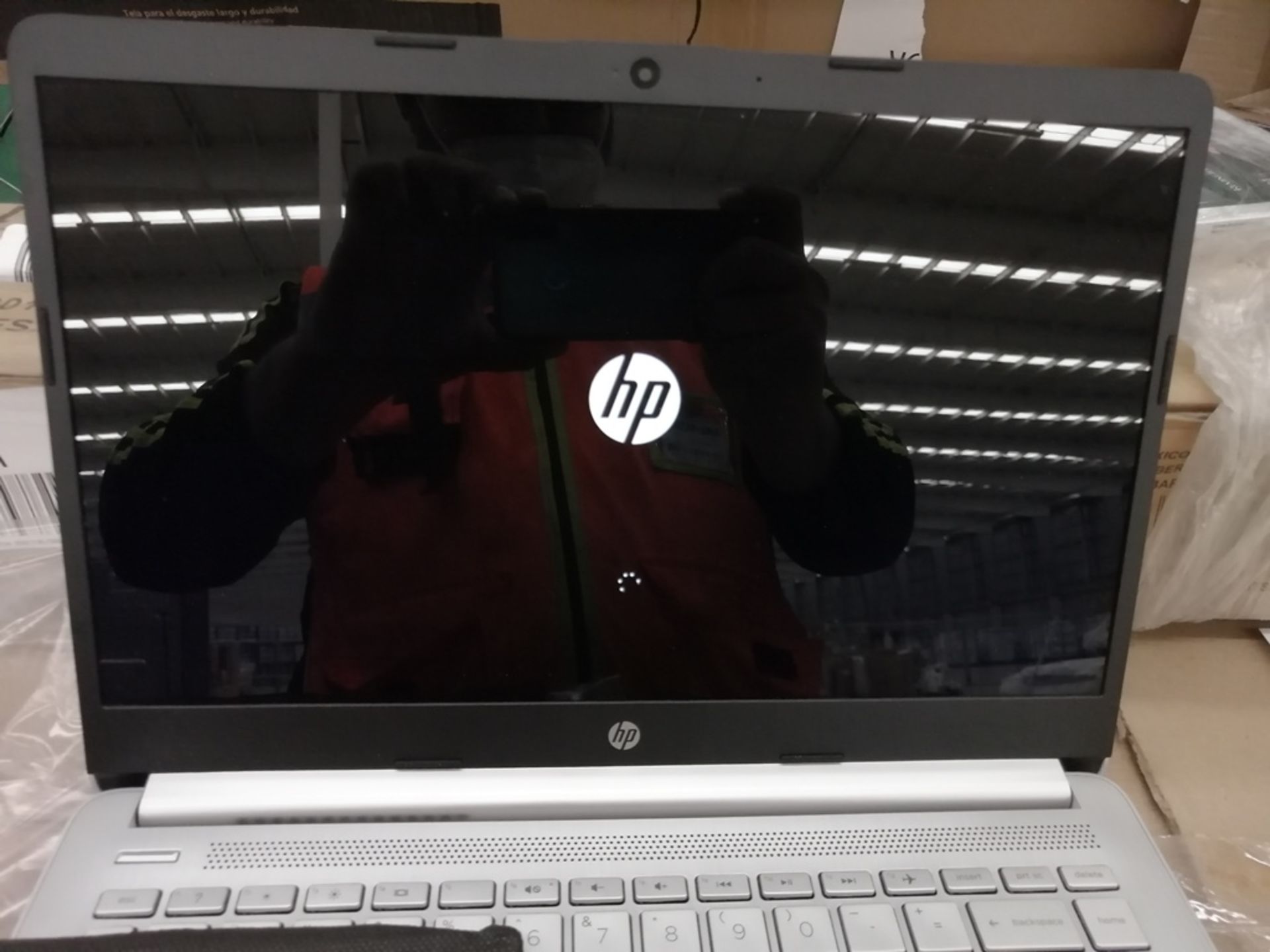 Lote de artículos contiene: 1 Computadora tipo Laptop marca HP, modelo 14CF2033, serie 5CG1206WQM, - Image 3 of 26