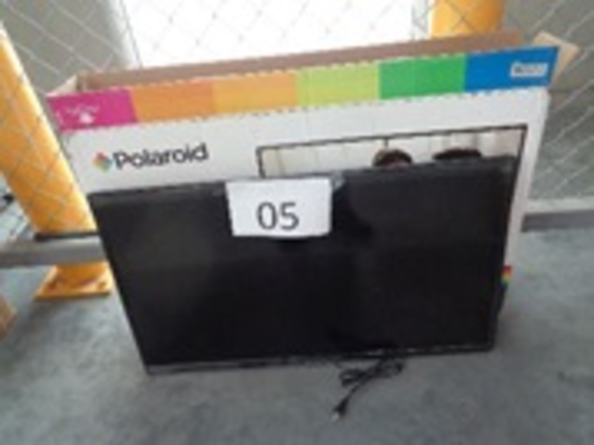 Lote de 4 pantallas (Tv Tcl 55a441, Tv Samsung Un40n5200afxzx Smart Fhd, Tv Polaroid Ptv3915ledba B - Image 3 of 4