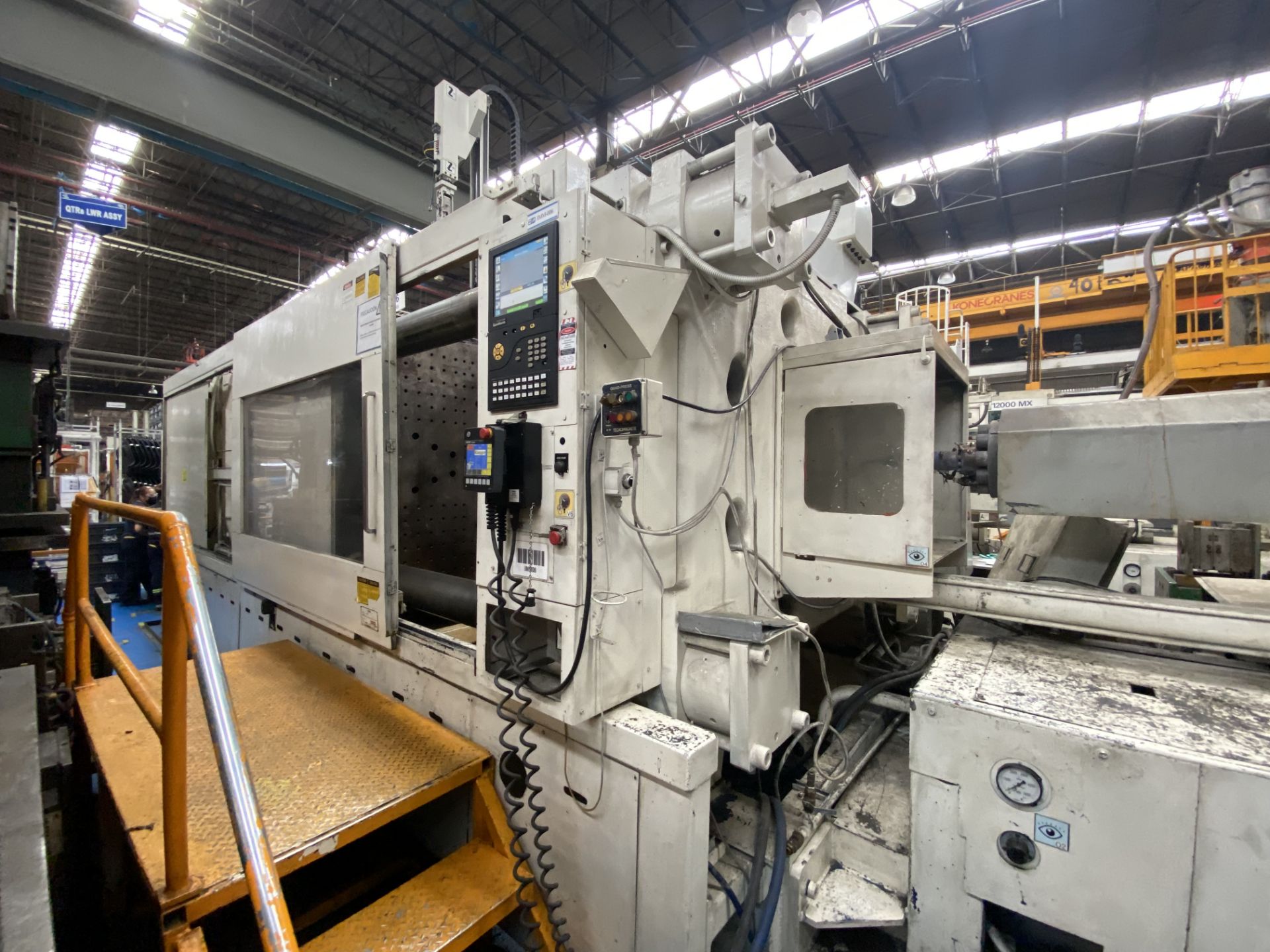 UBE Plastic Injection Machine, capacity 1500 tons, year 1994 - Image 108 of 126