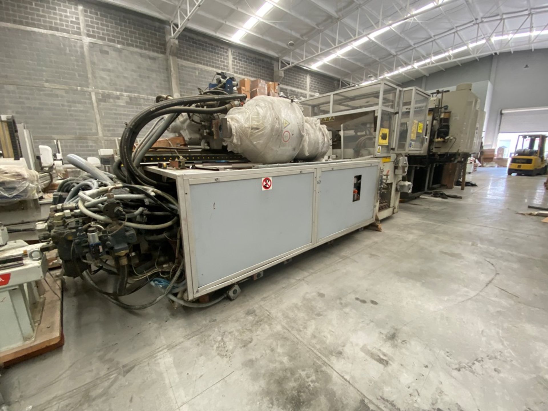 Uniloy Milacron Blow Molding Machine, Year 2007, 460V, 3PH, 60Hz - Image 9 of 51