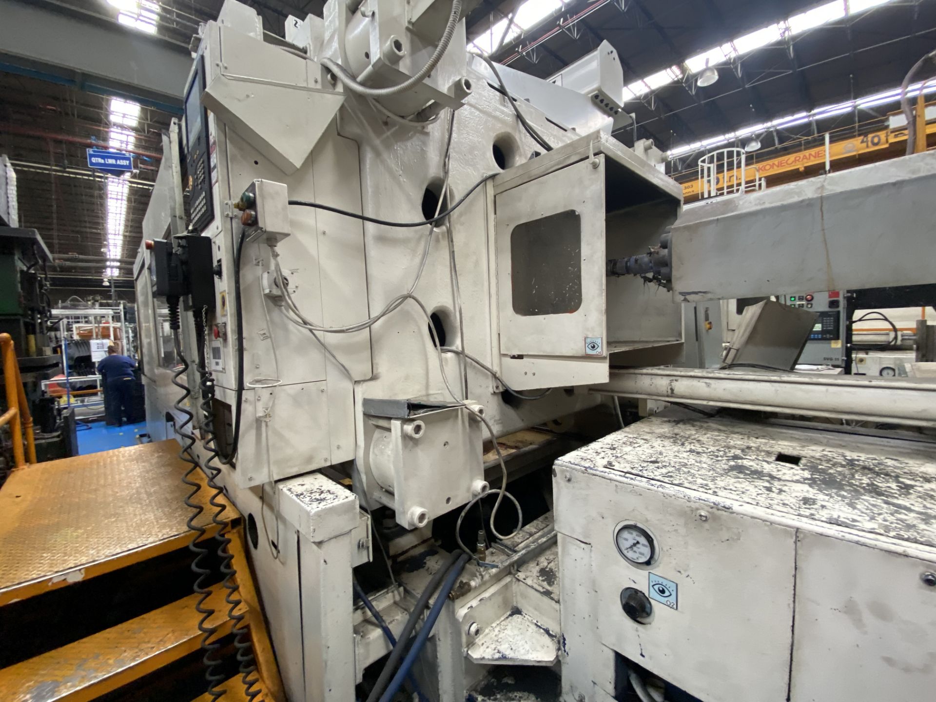 UBE Plastic Injection Machine, capacity 1500 tons, year 1994 - Image 104 of 126