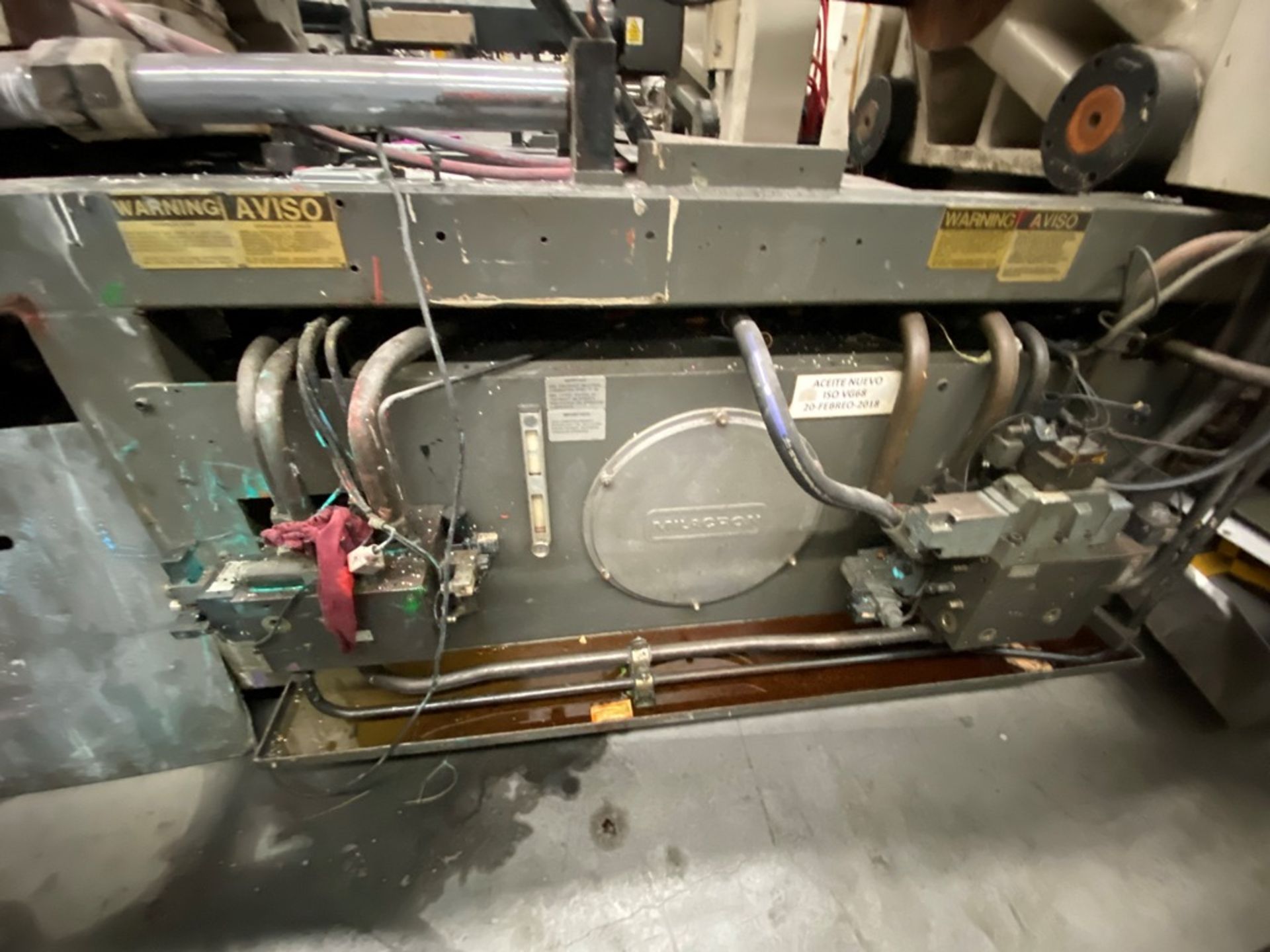 Cincinnati Milacron Plastic Injection Machine 300 Tons, Injection Capacity 822gr. - Image 16 of 82