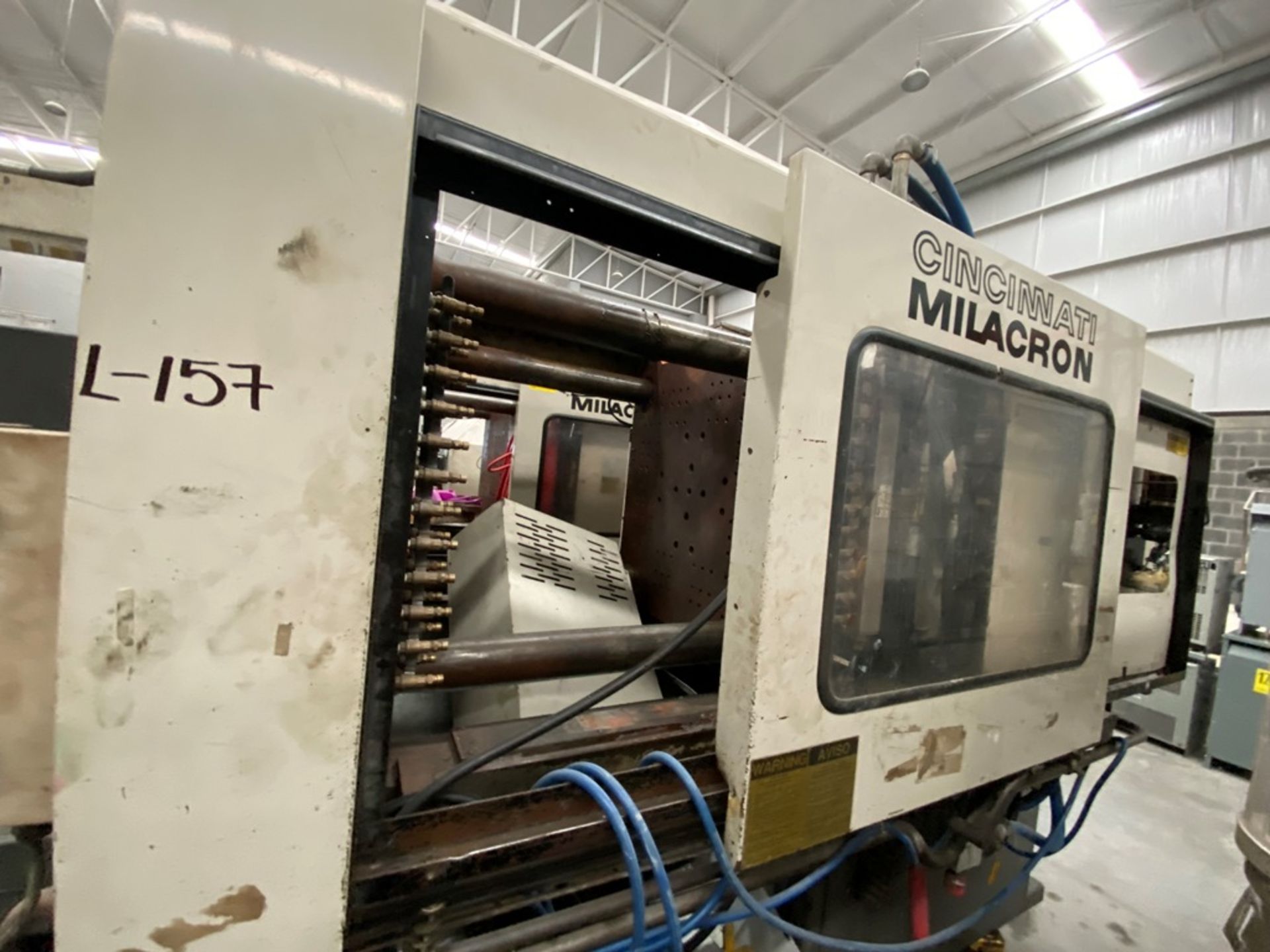 Cincinnati Milacron Plastic Injection Machine 300 Tons, Injection Capacity 822gr. - Image 14 of 82