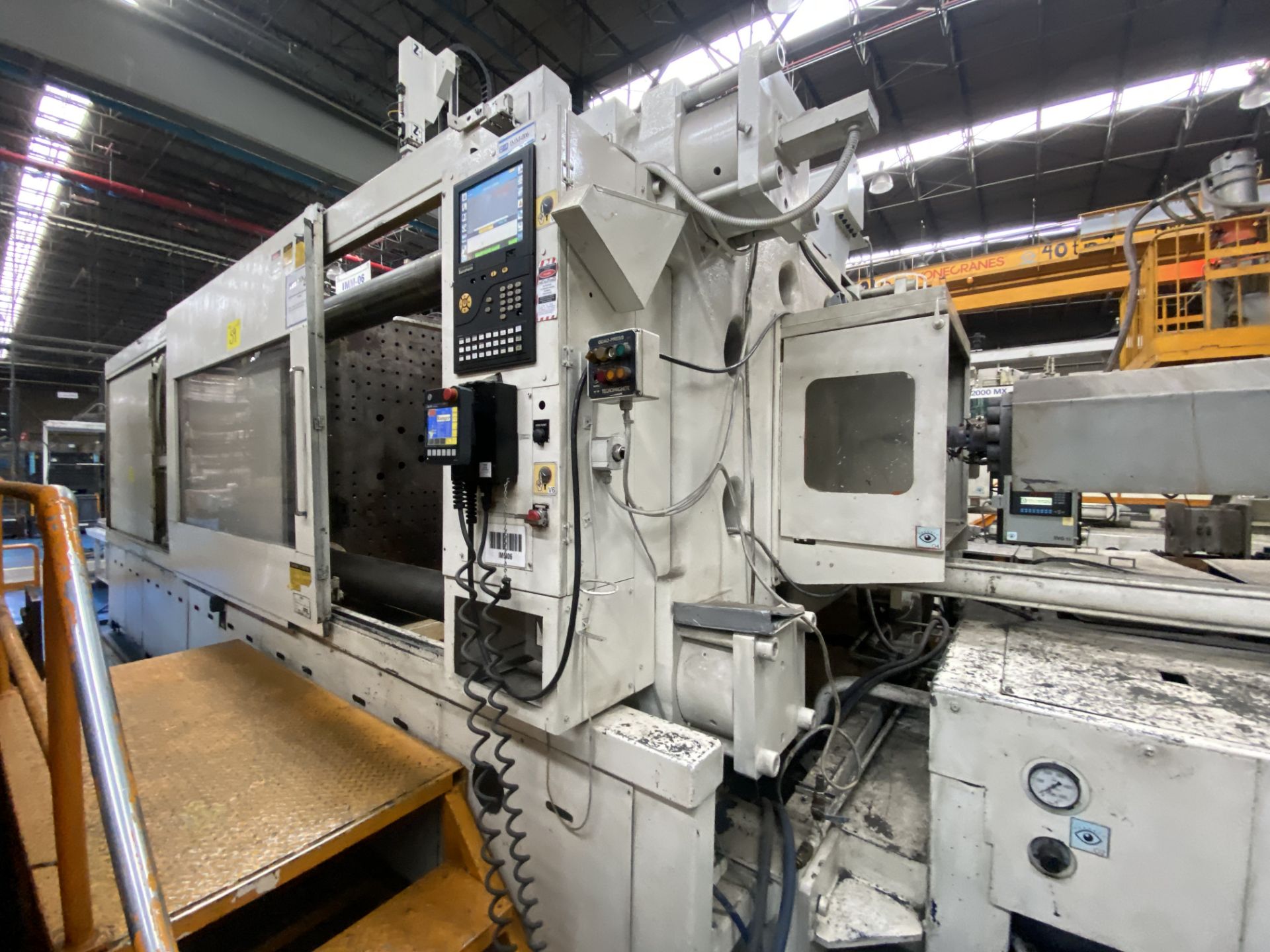 UBE Plastic Injection Machine, capacity 1500 tons, year 1994 - Image 40 of 126