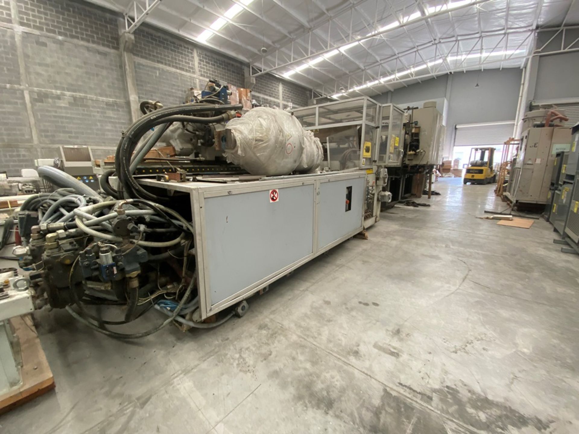 Uniloy Milacron Blow Molding Machine, Year 2007, 460V, 3PH, 60Hz - Image 8 of 51