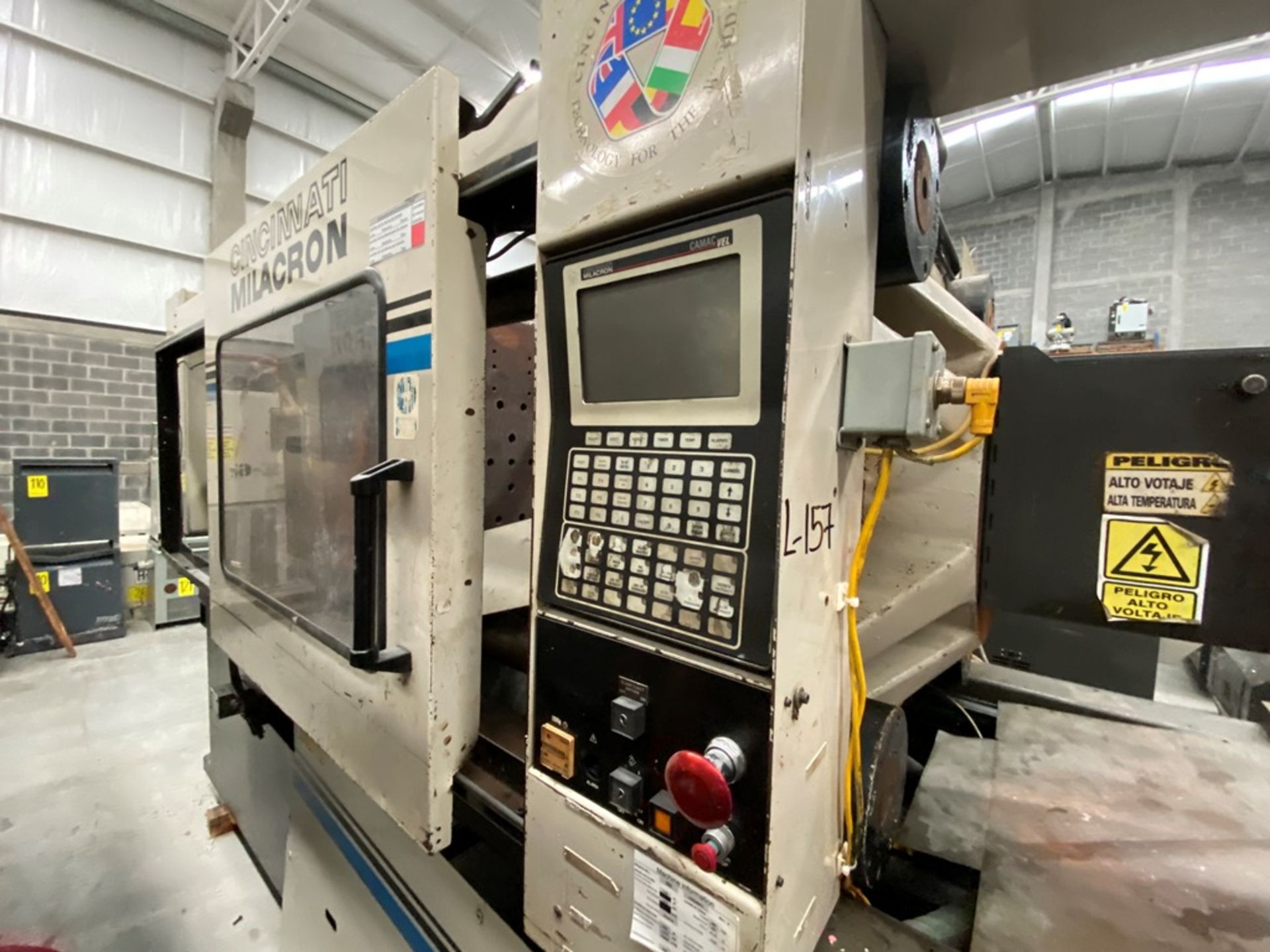 Cincinnati Milacron Plastic Injection Machine 300 Tons, Injection Capacity 822gr. - Image 78 of 82