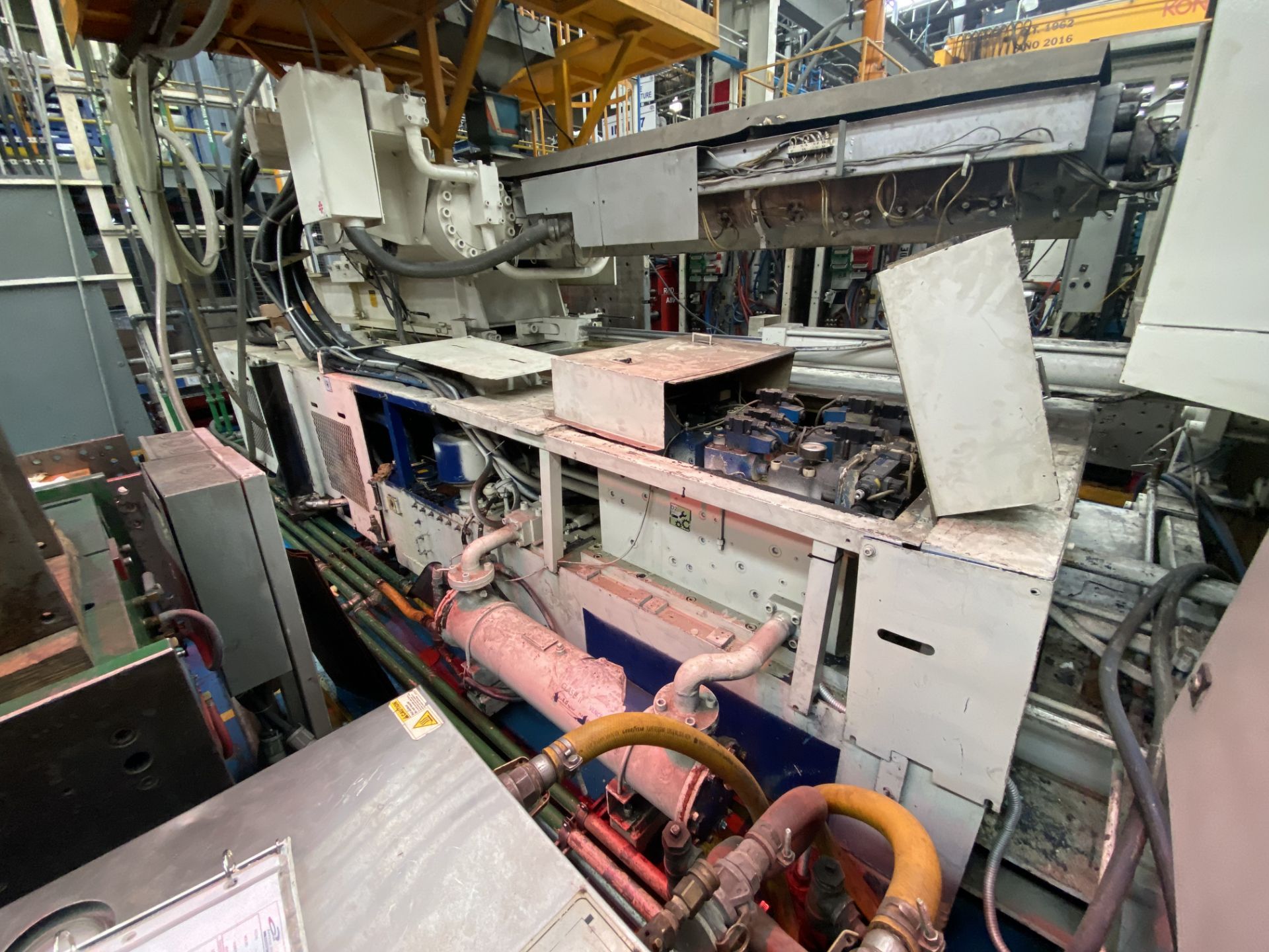 UBE Plastic Injection Machine, capacity 1500 tons, year 1994 - Image 69 of 126