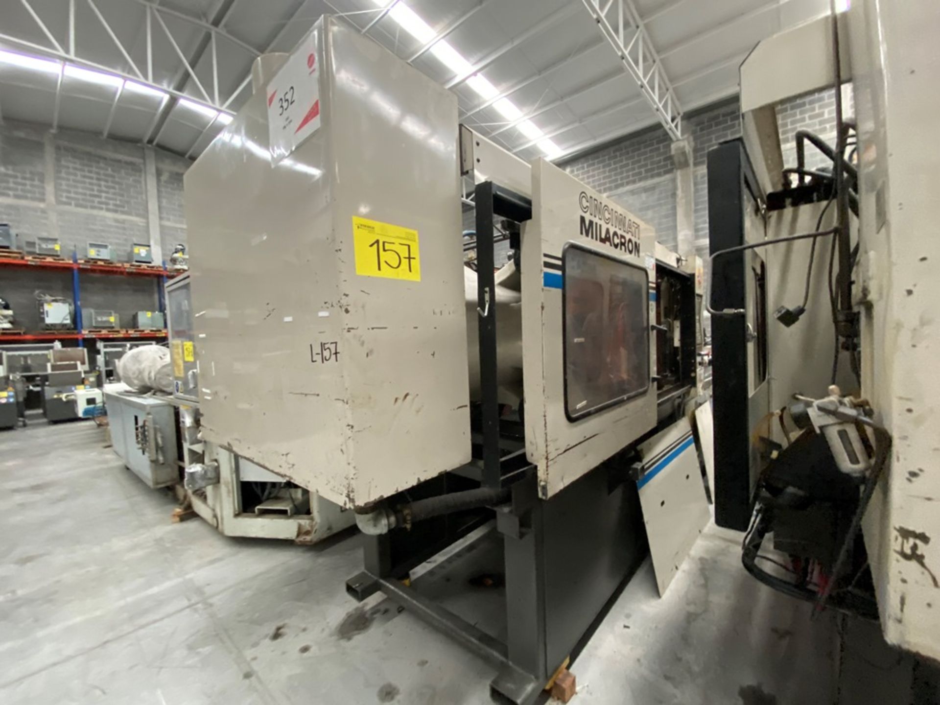 Cincinnati Milacron Plastic Injection Machine 300 Tons, Injection Capacity 822gr. - Image 3 of 82