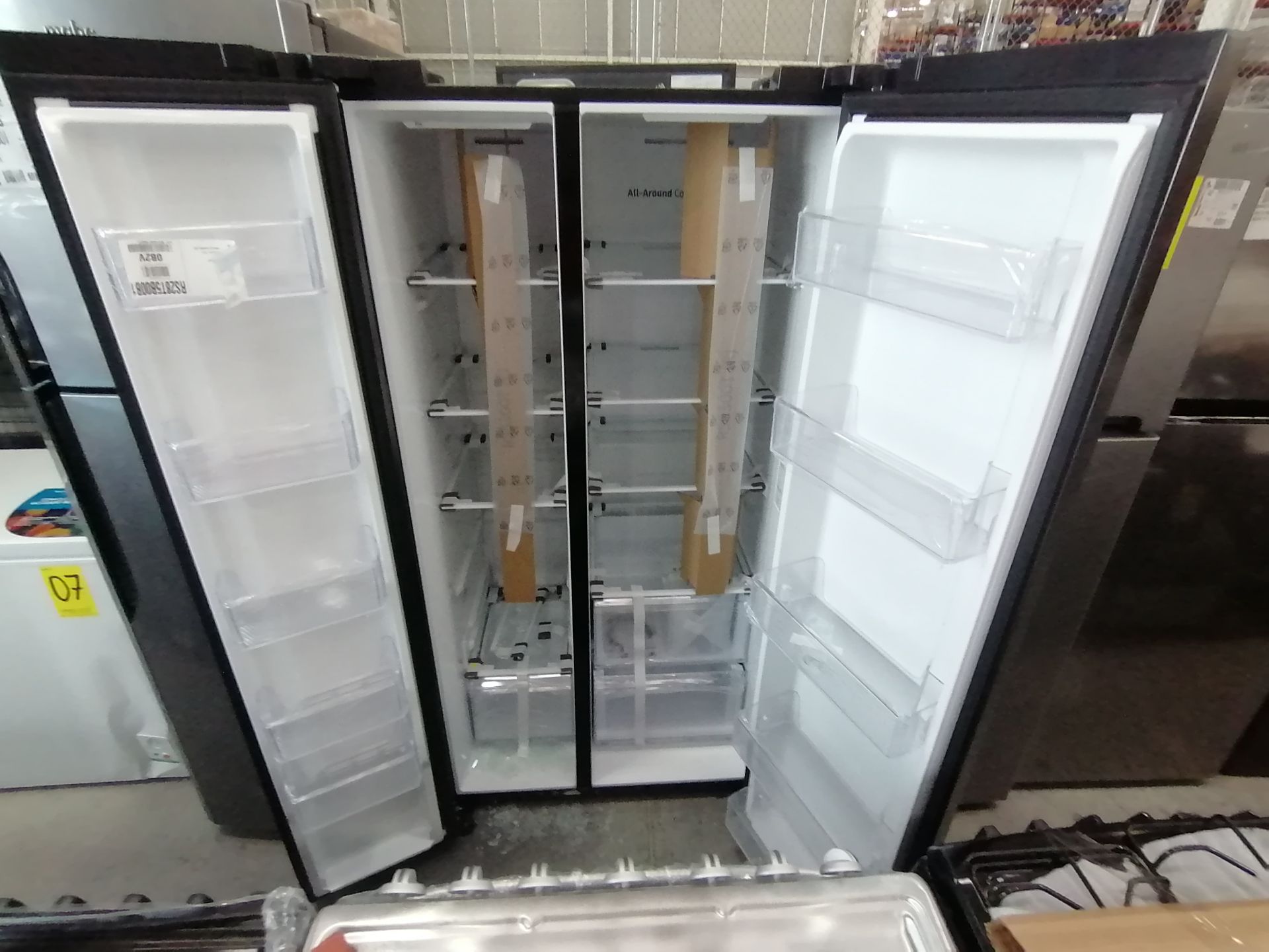 1 Refrigerador Marca Samsung, Modelo RS28T5B00B1, Serie 0B2V4BBT300531L, Color Gris, Golpeado, Favo - Image 16 of 17
