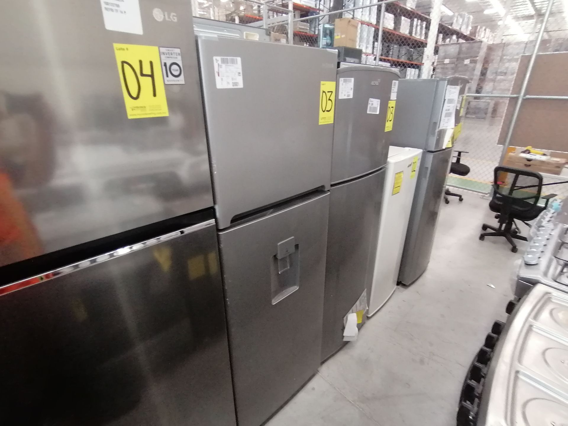 1 Refrigerador con Dispensador de Agua Marca Winia, Modelo DFR32210GMDX, Serie MR22N12620742, Color - Image 5 of 15