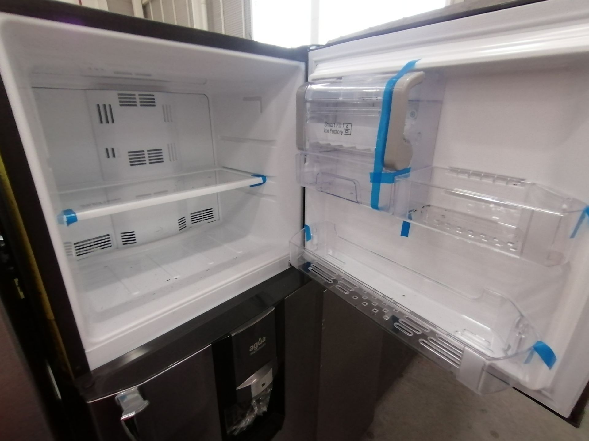 1 Refrigerador Marca Samsung, Modelo rf220fctas8, Serie BBR100057N, Color Gris, Golpeado, Favor de - Image 9 of 16