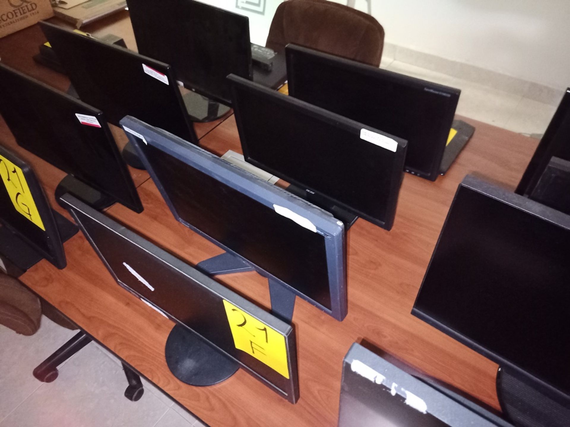 Lot of 6 Monitors contains: 6 Monitors of 17" brands Samsung, Acer, ADC, Dell. Please inspect. - Image 2 of 8