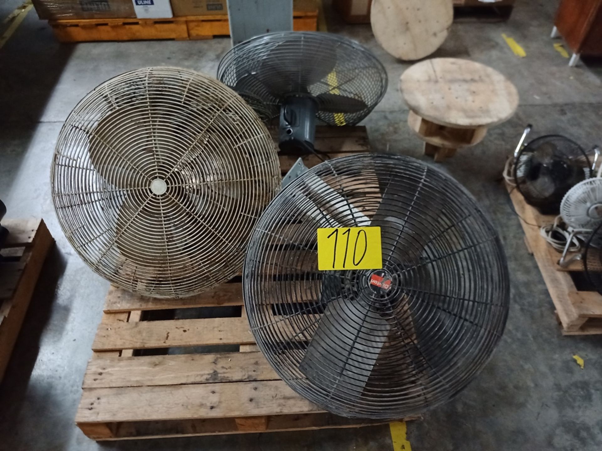 Platform with 10 fans of different sizes. Please inspect.