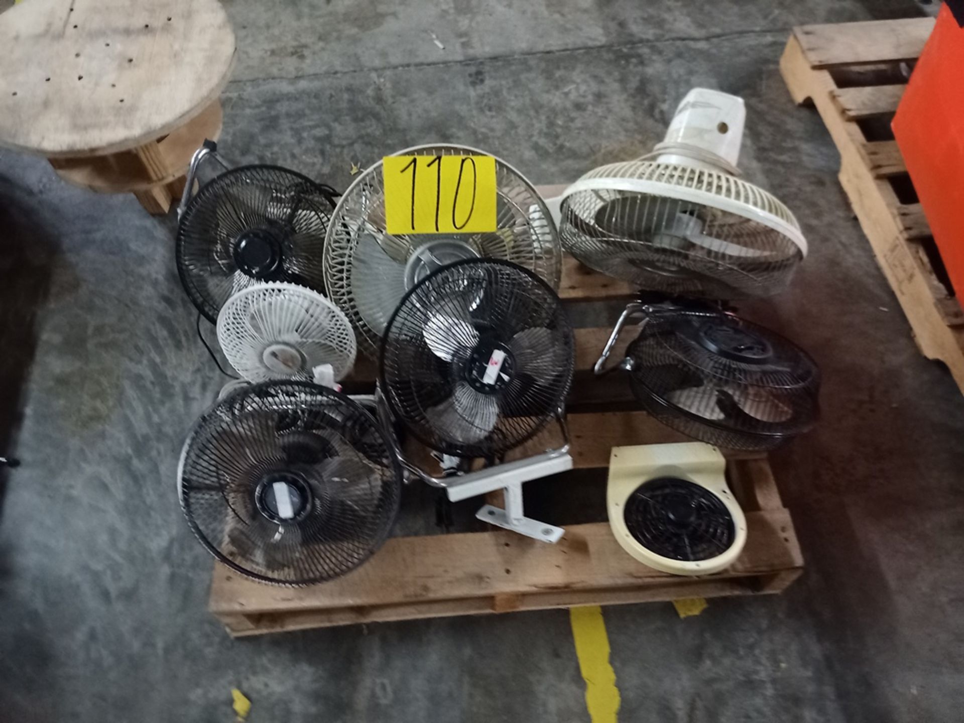 Platform with 10 fans of different sizes. Please inspect. - Image 3 of 7