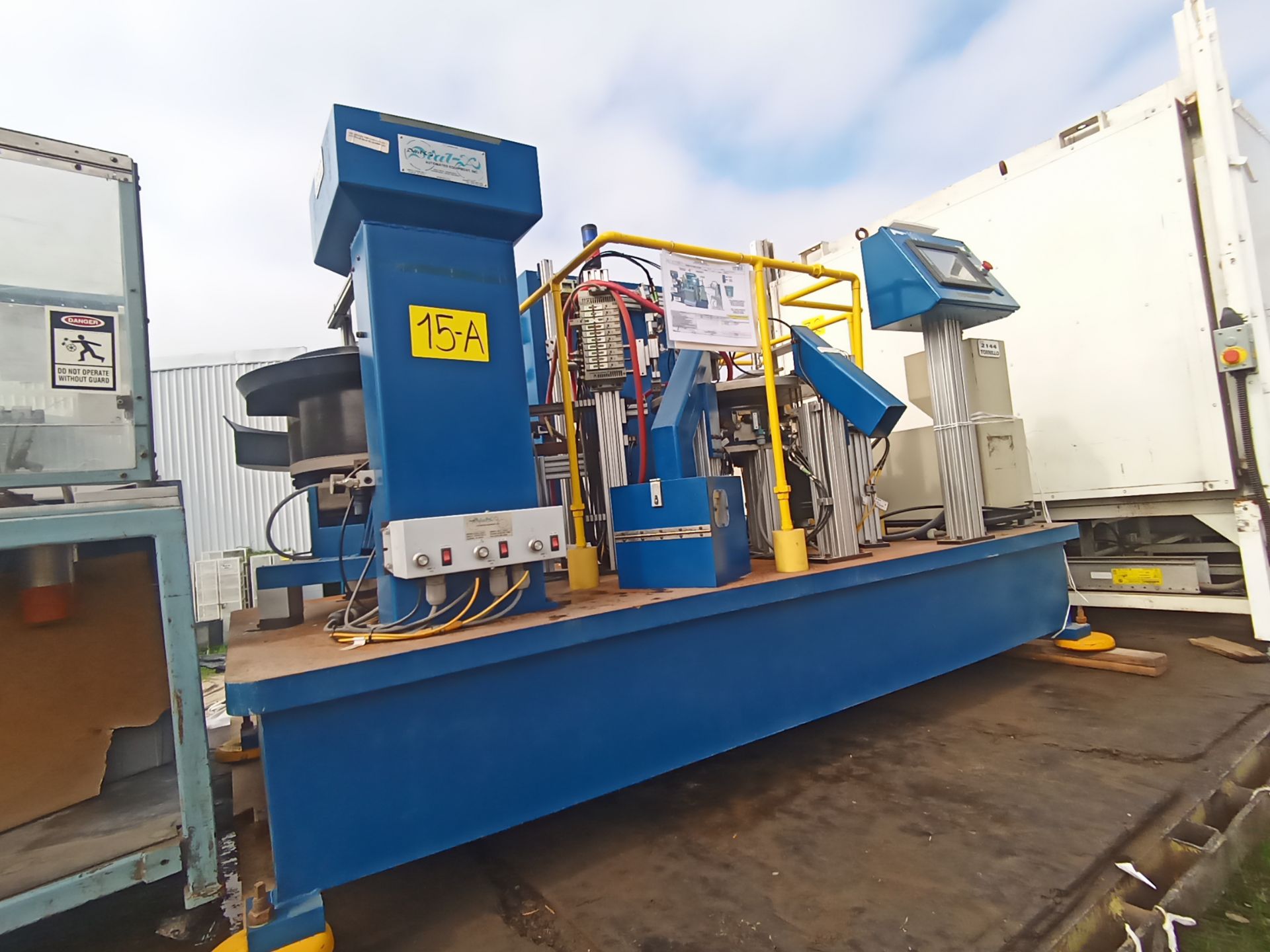 Dial X Vibratory bowl feeders with mounting machine, Model DM. - Image 11 of 26